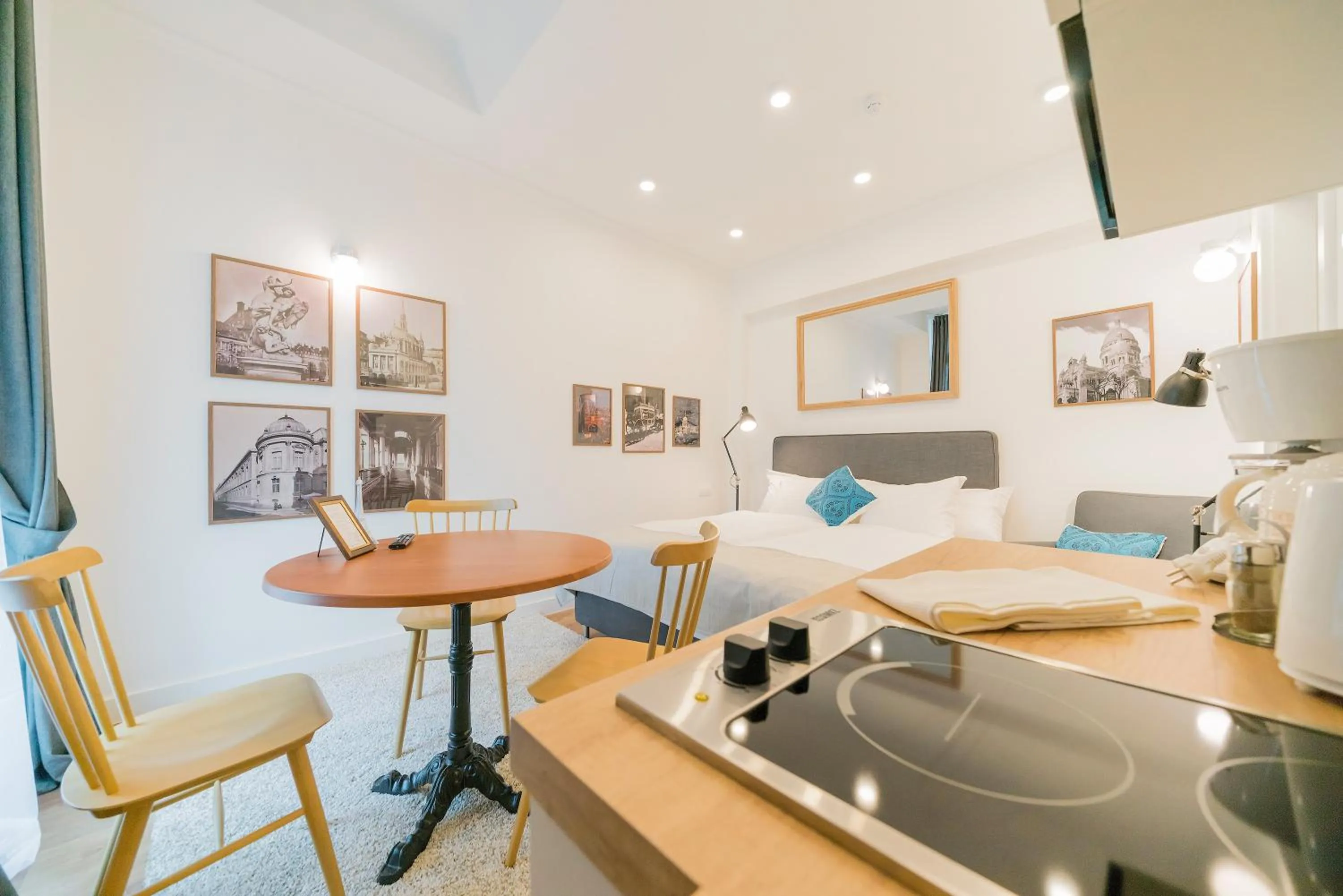 Dining area in Revelton Studios Františkovy Lázně