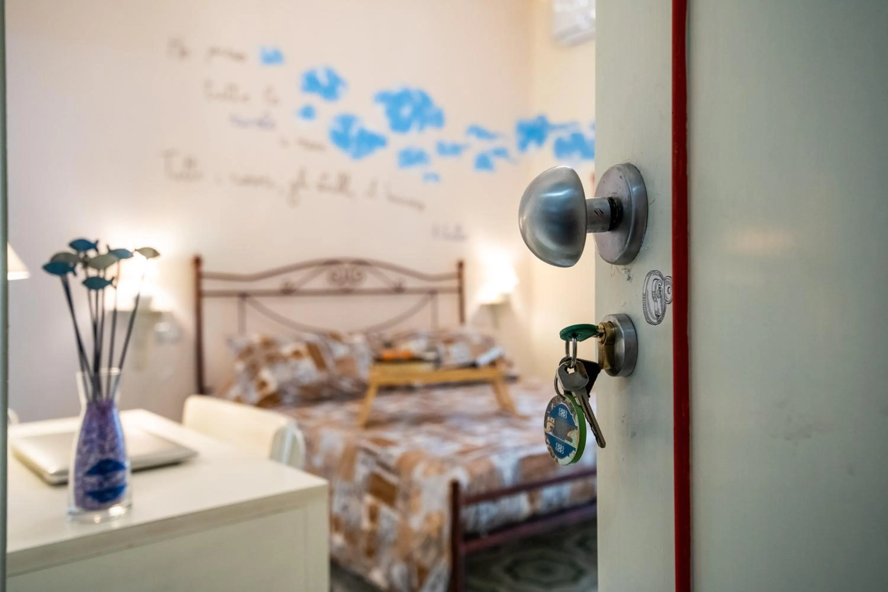 Photo of the whole room, Bed in Terre Dipinte