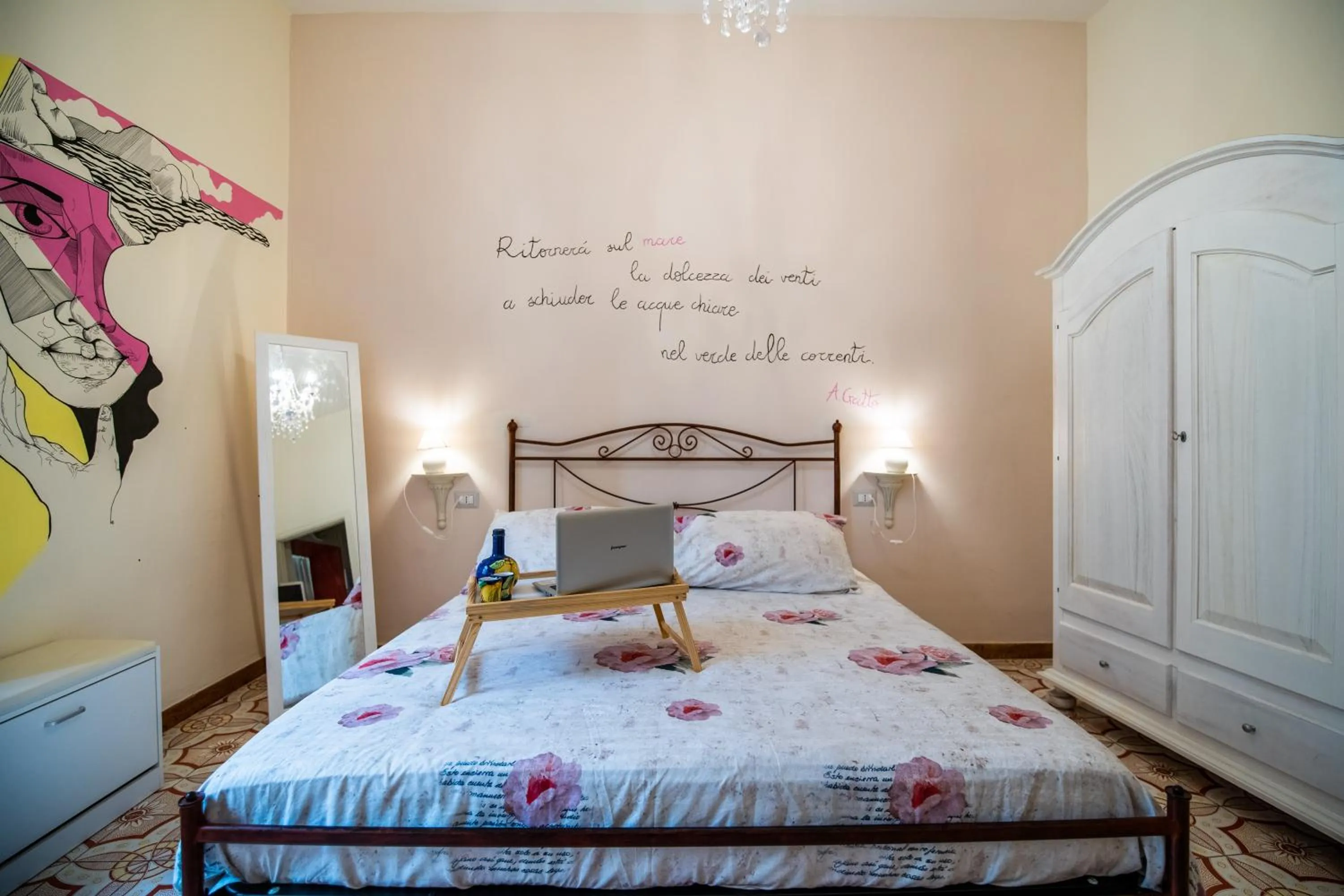 Bedroom, Bed in Terre Dipinte