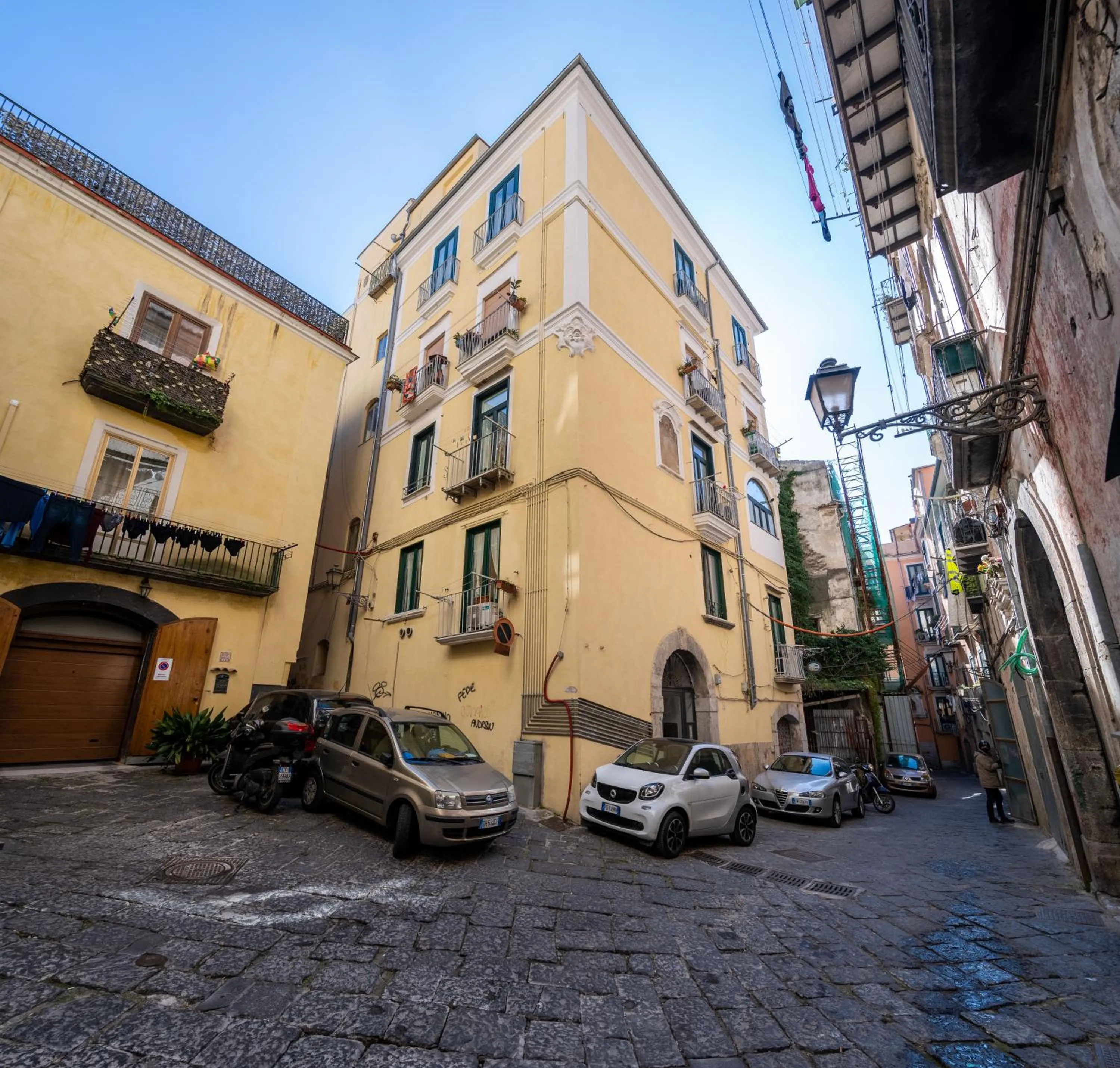 Property building in Terre Dipinte