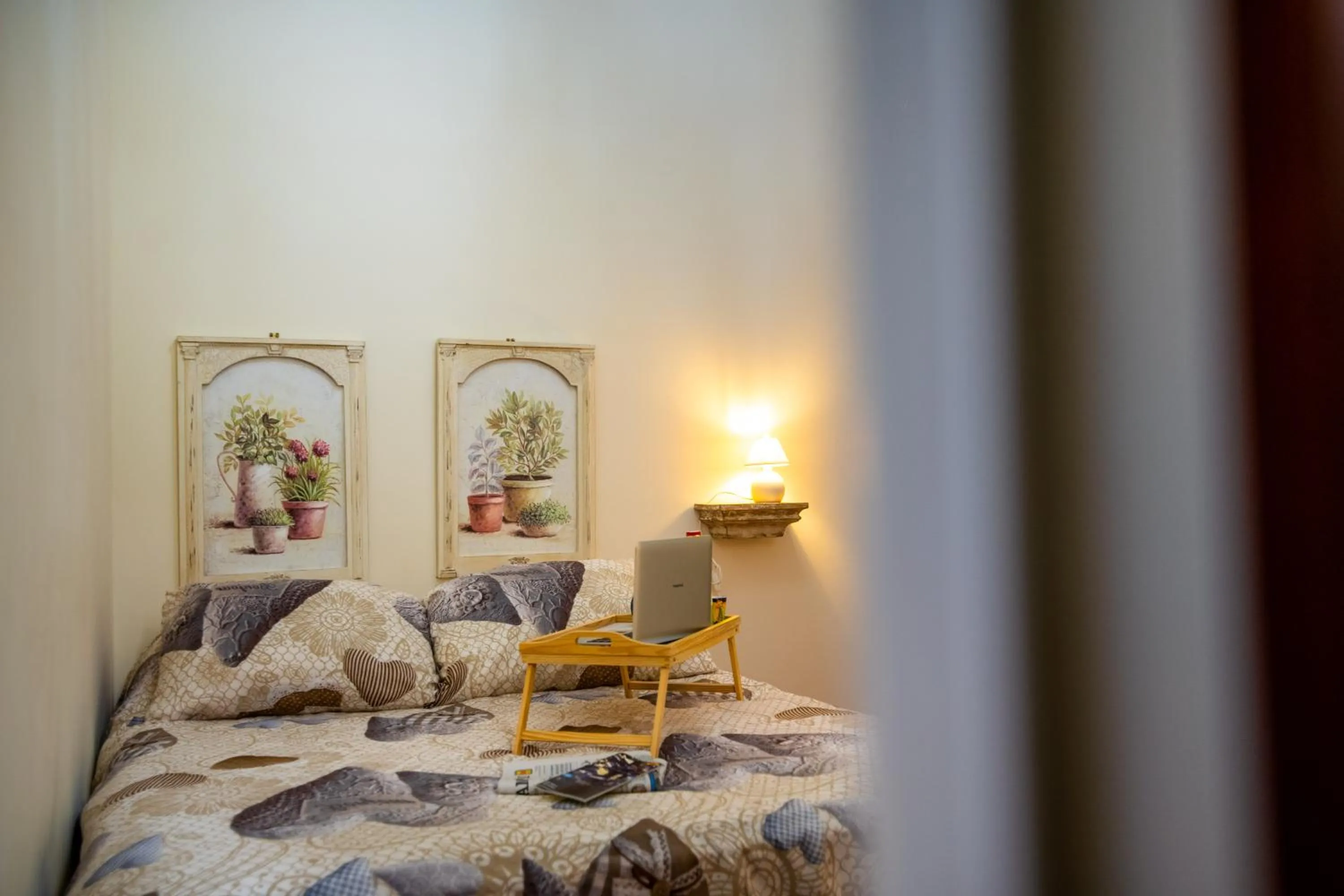 Photo of the whole room, Bed in Terre Dipinte