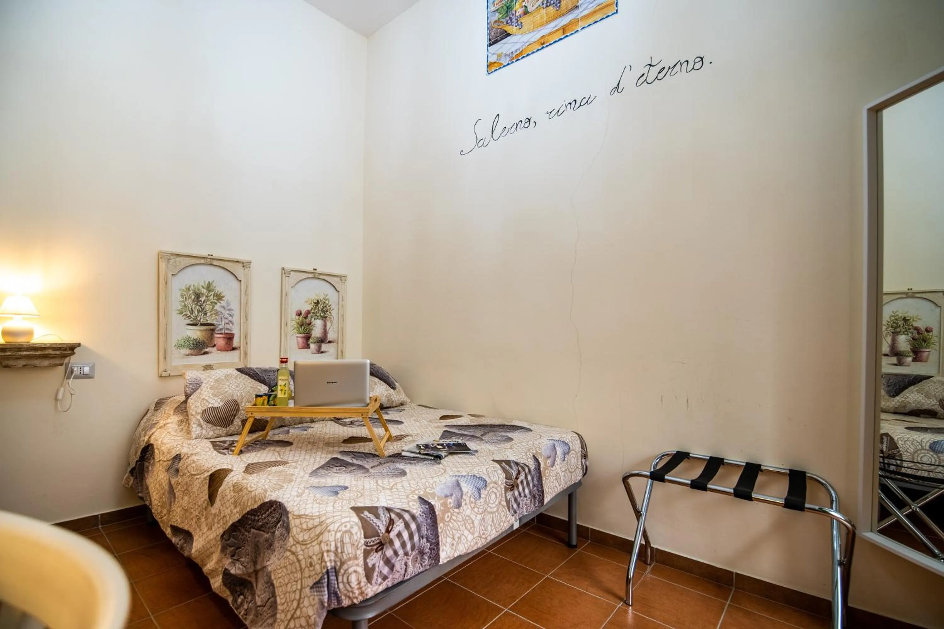Photo of the whole room, Bed in Terre Dipinte