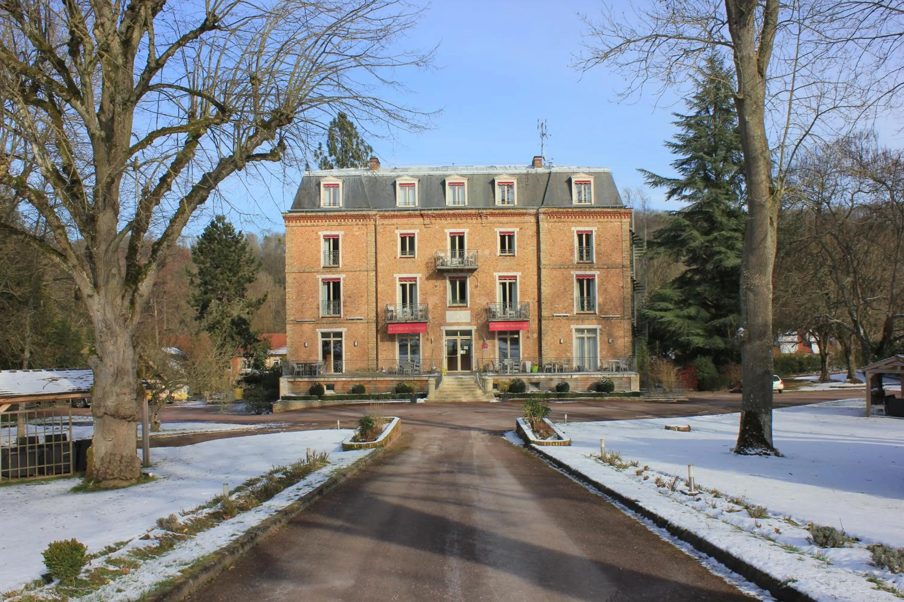 Property building in Logis Hôtel - Le Manoir de Sauvegrain