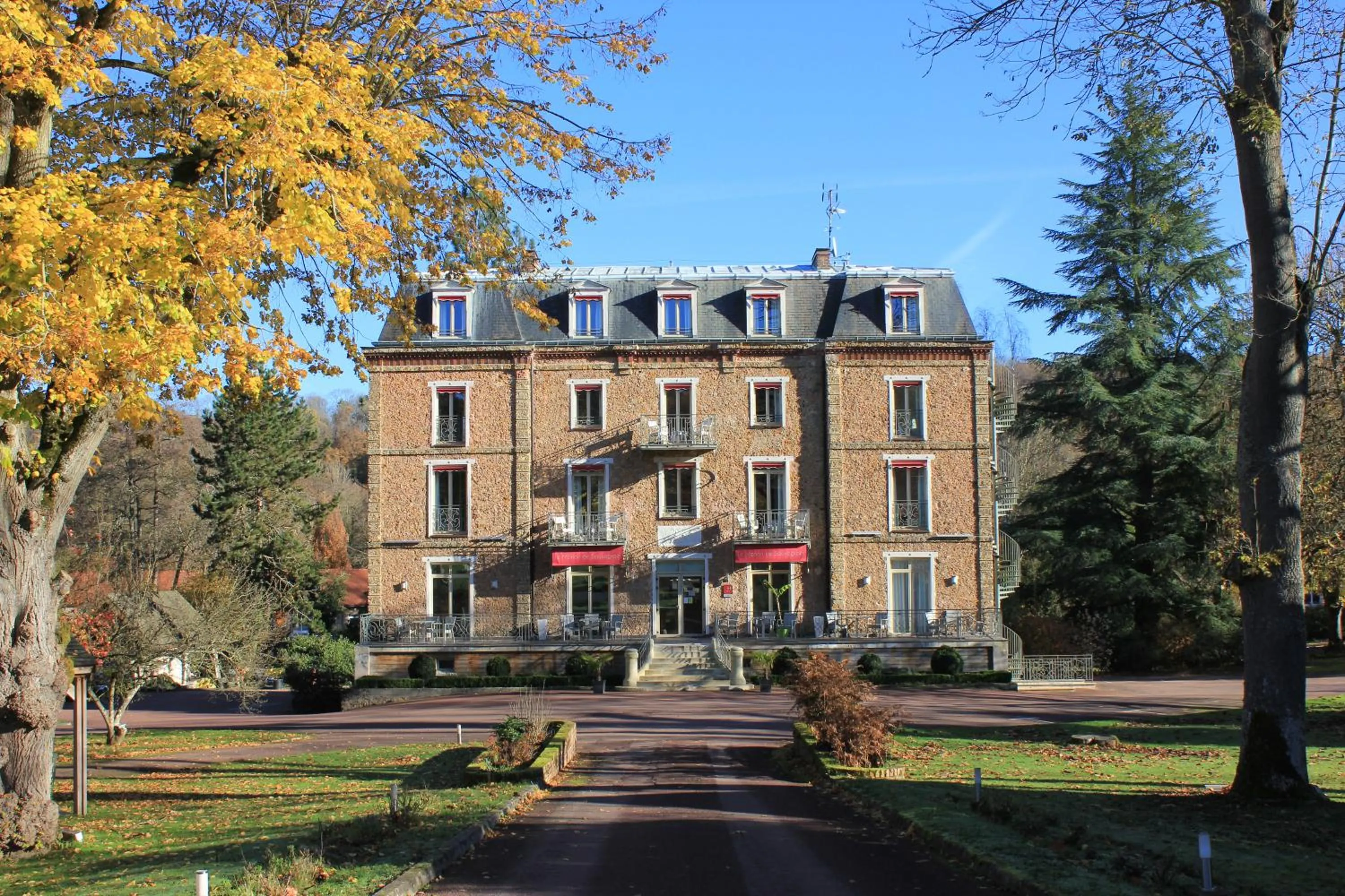 Logis Hôtel - Le Manoir de Sauvegrain