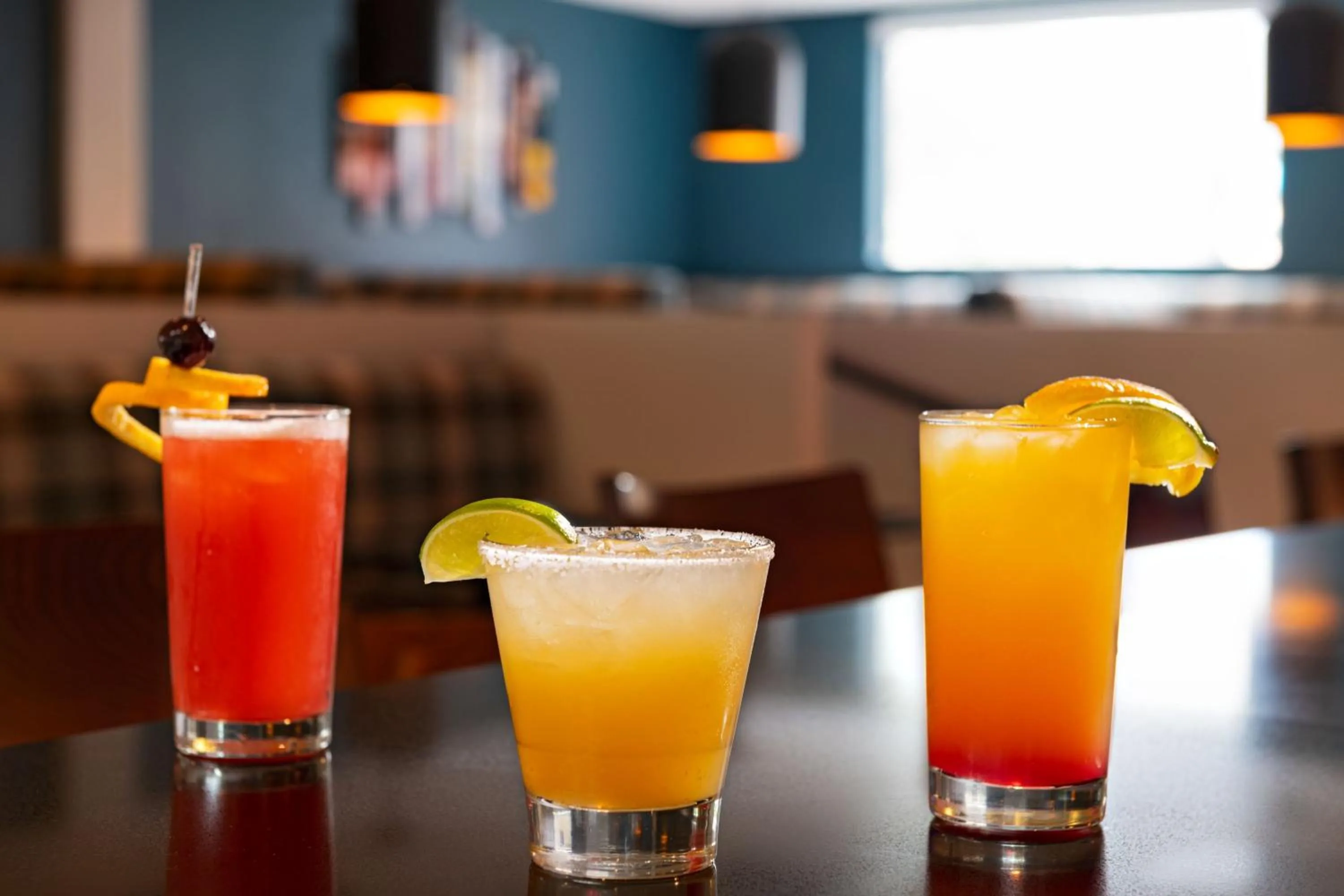 Lounge or bar in Four Points by Sheraton Tucson Airport