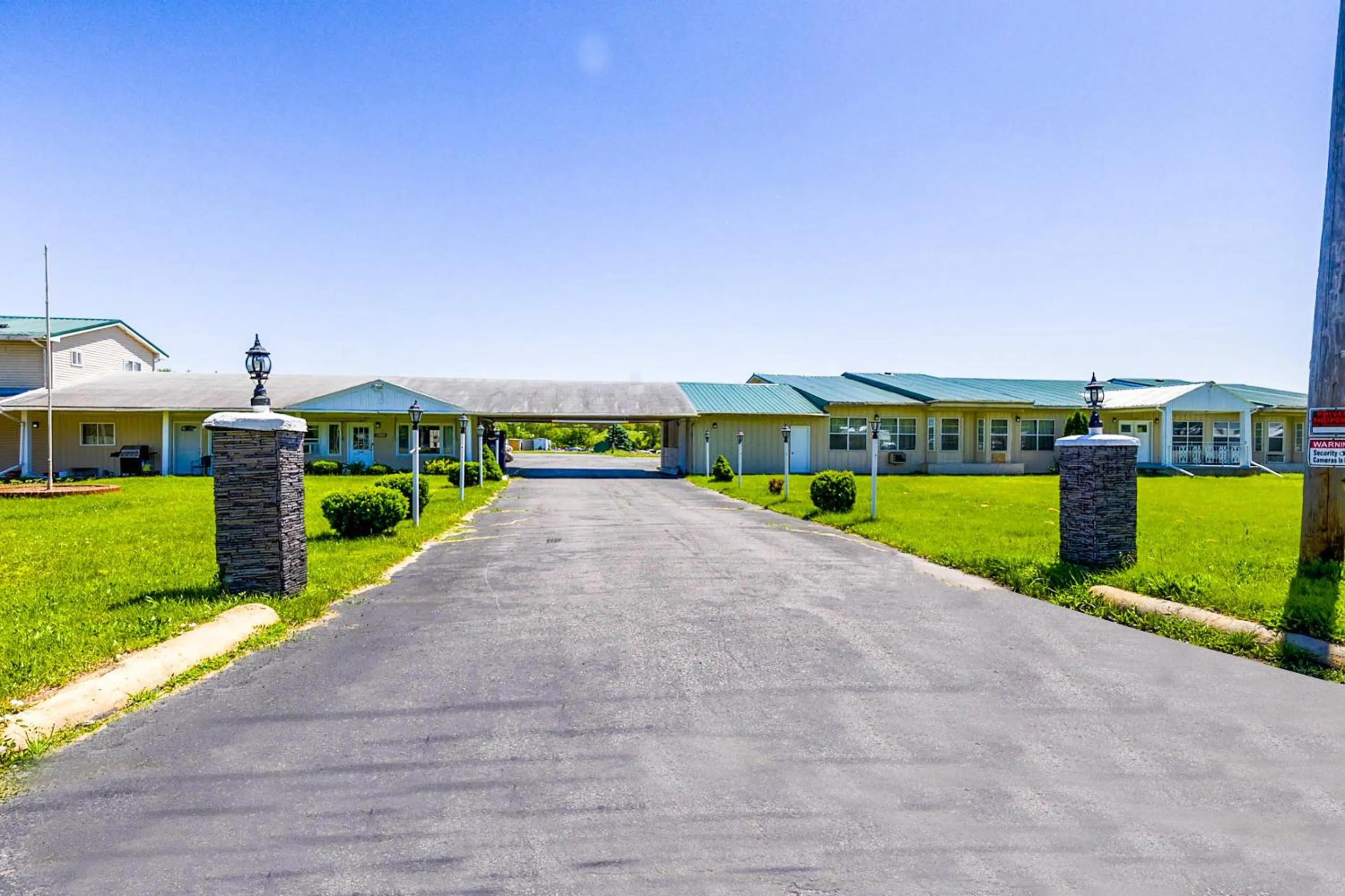 Facade/entrance in Country Hearth Inn & Suites By OYO Sturgis