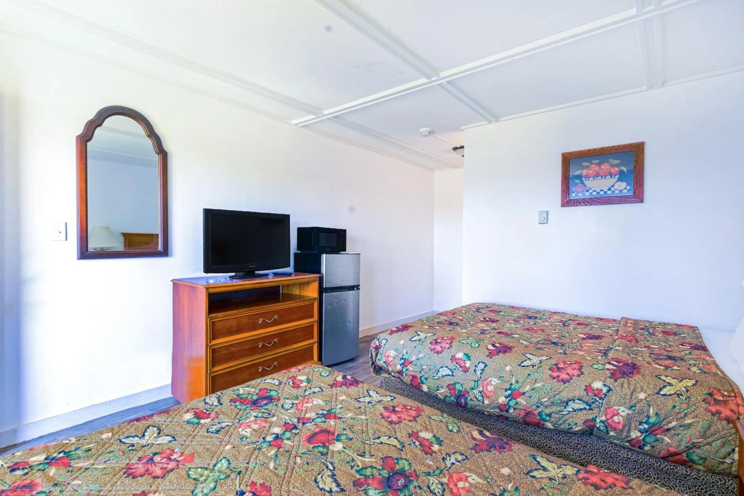 Bedroom, Bed in Country Hearth Inn & Suites By OYO Sturgis