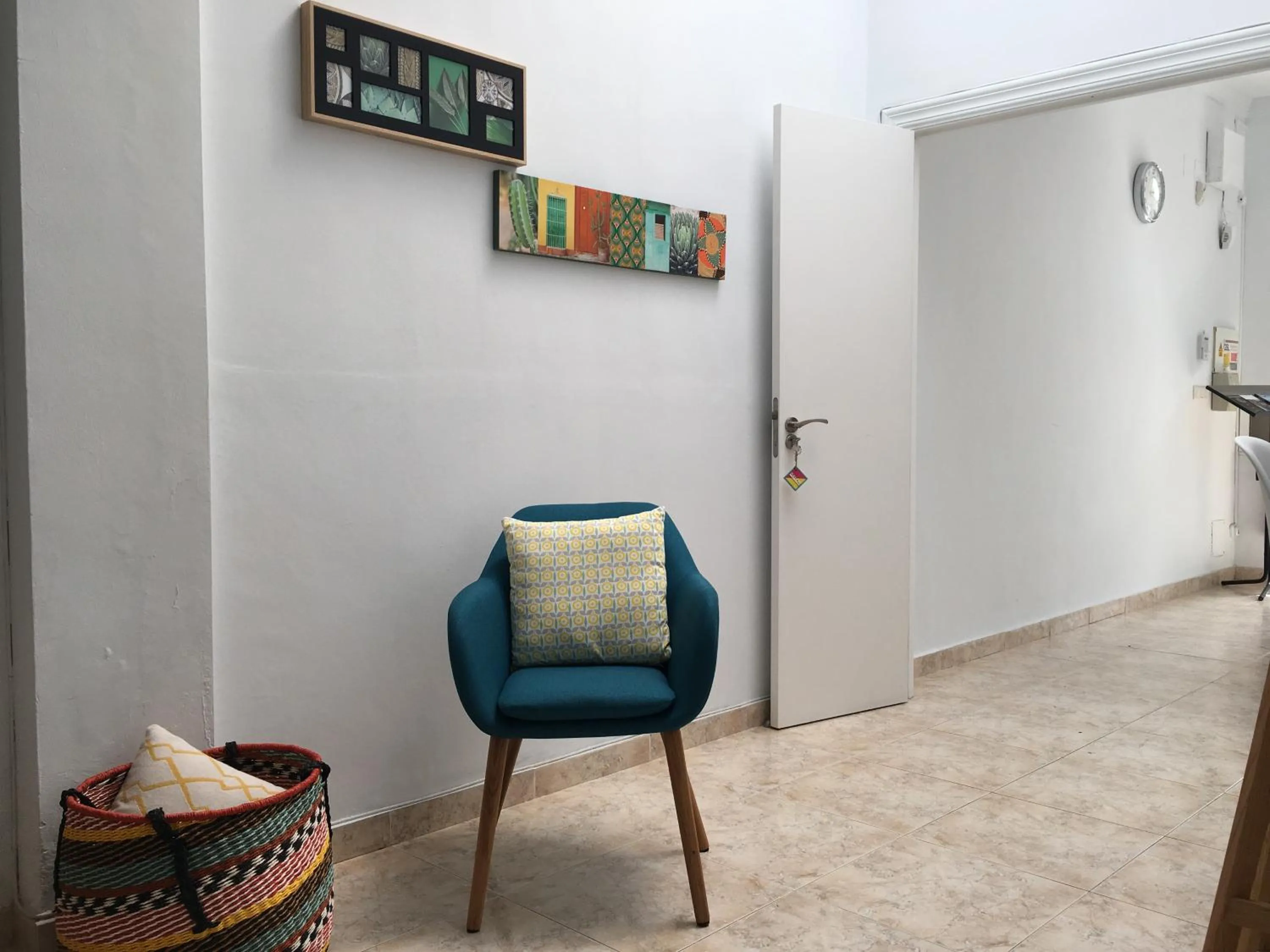 Communal lounge/ TV room in La Moraga de Poniente Malaga Hostel