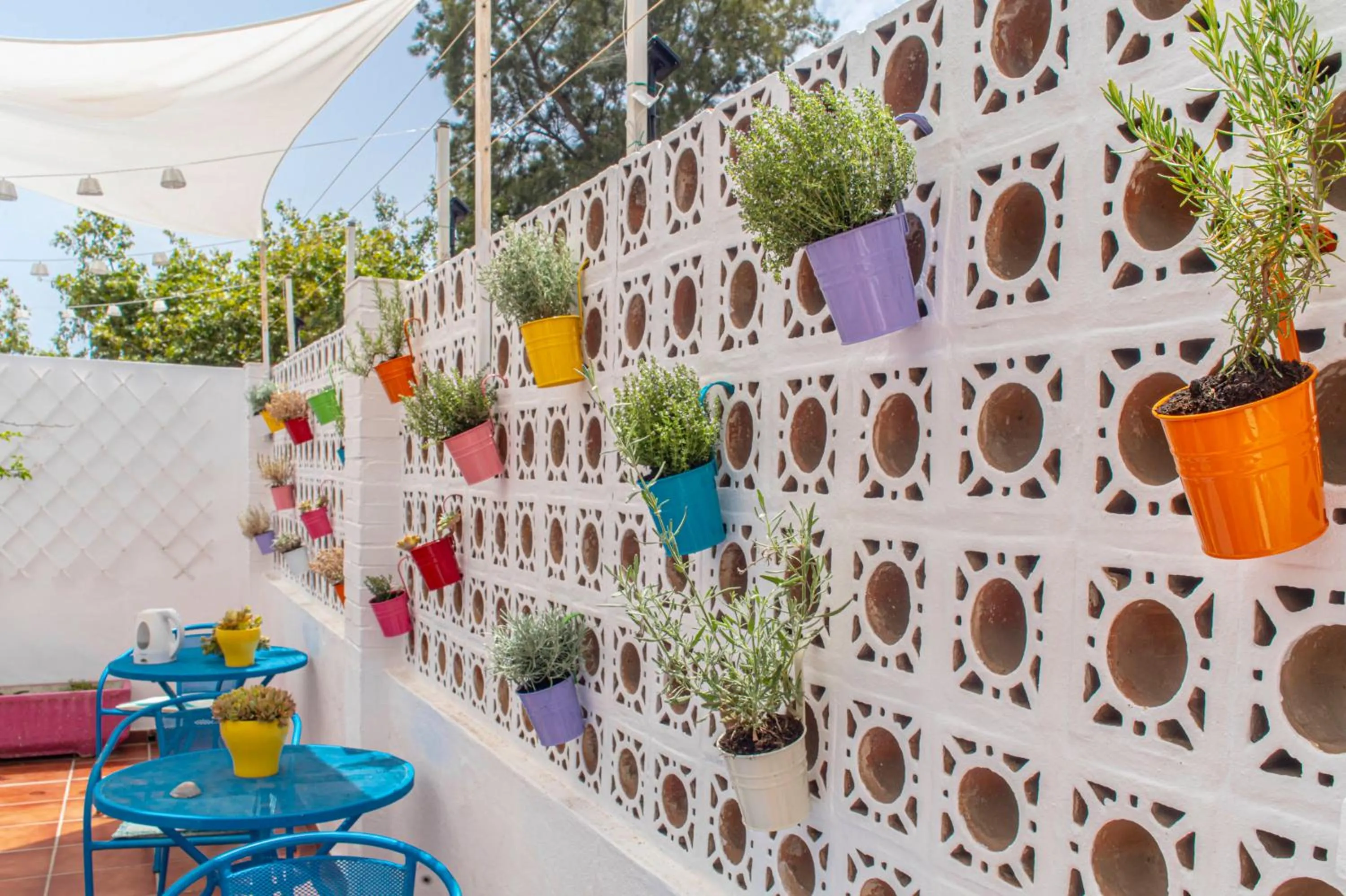 Patio in La Moraga de Poniente Malaga Hostel