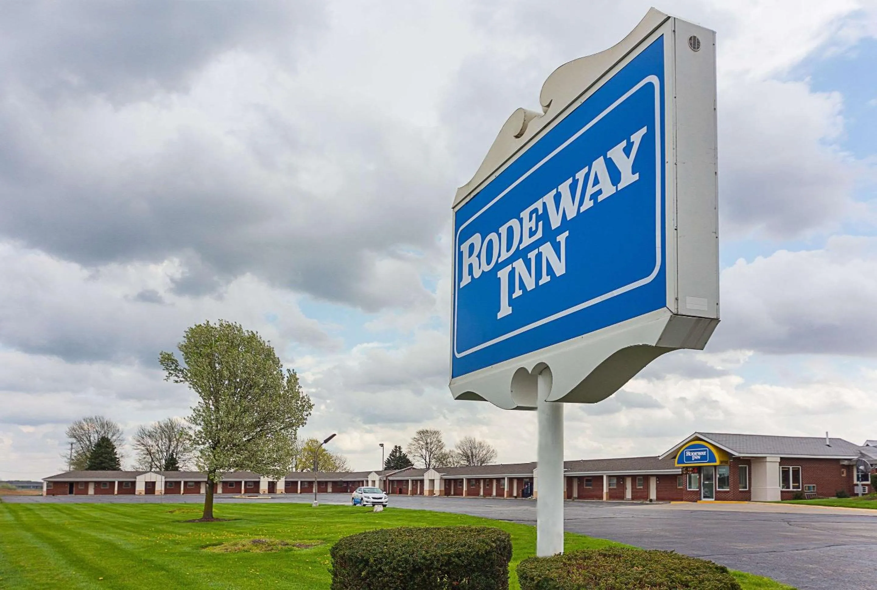 Property building in Rodeway Inn Wauseon
