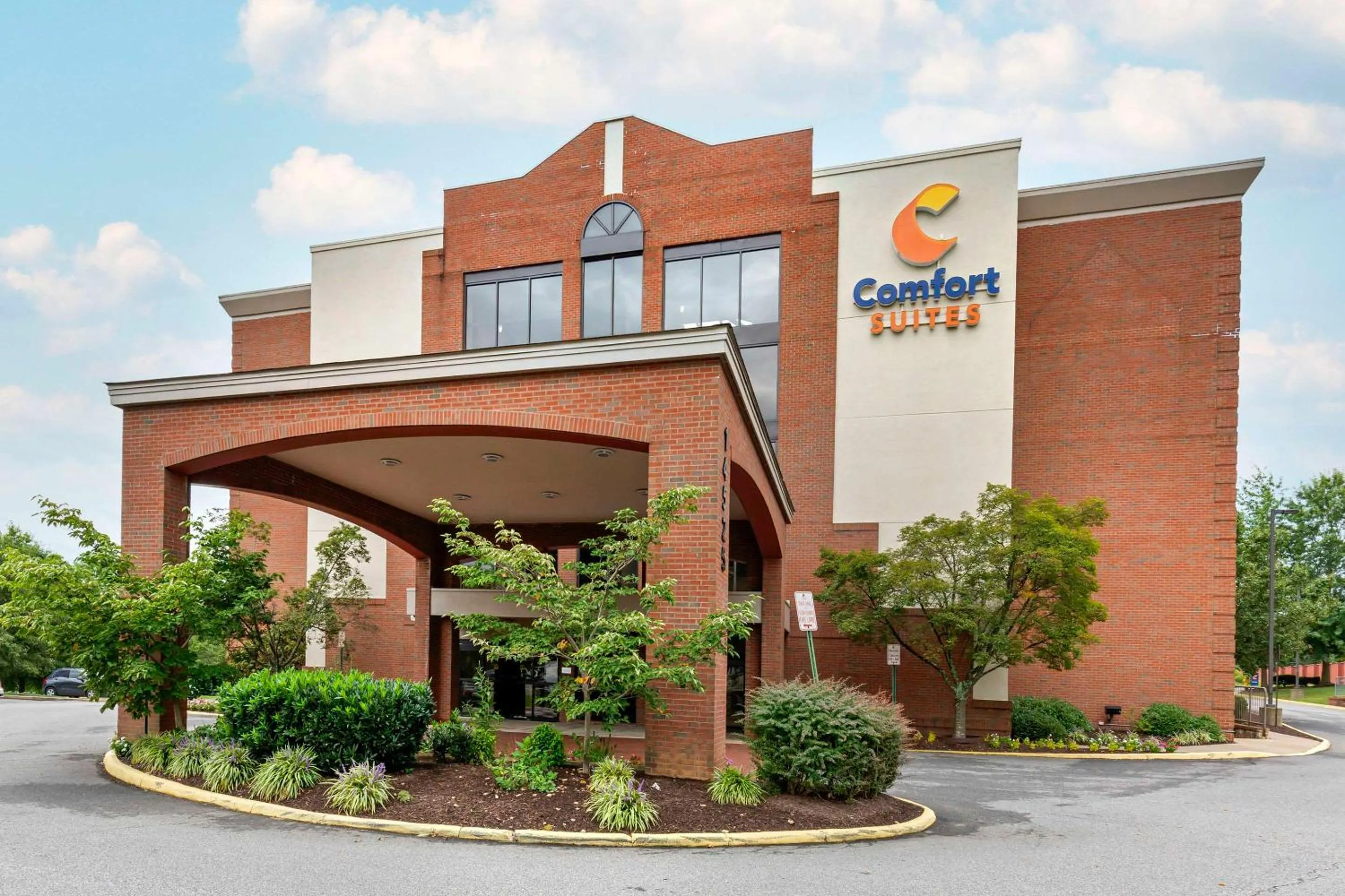 Property building in Comfort Suites Near Potomac Mills