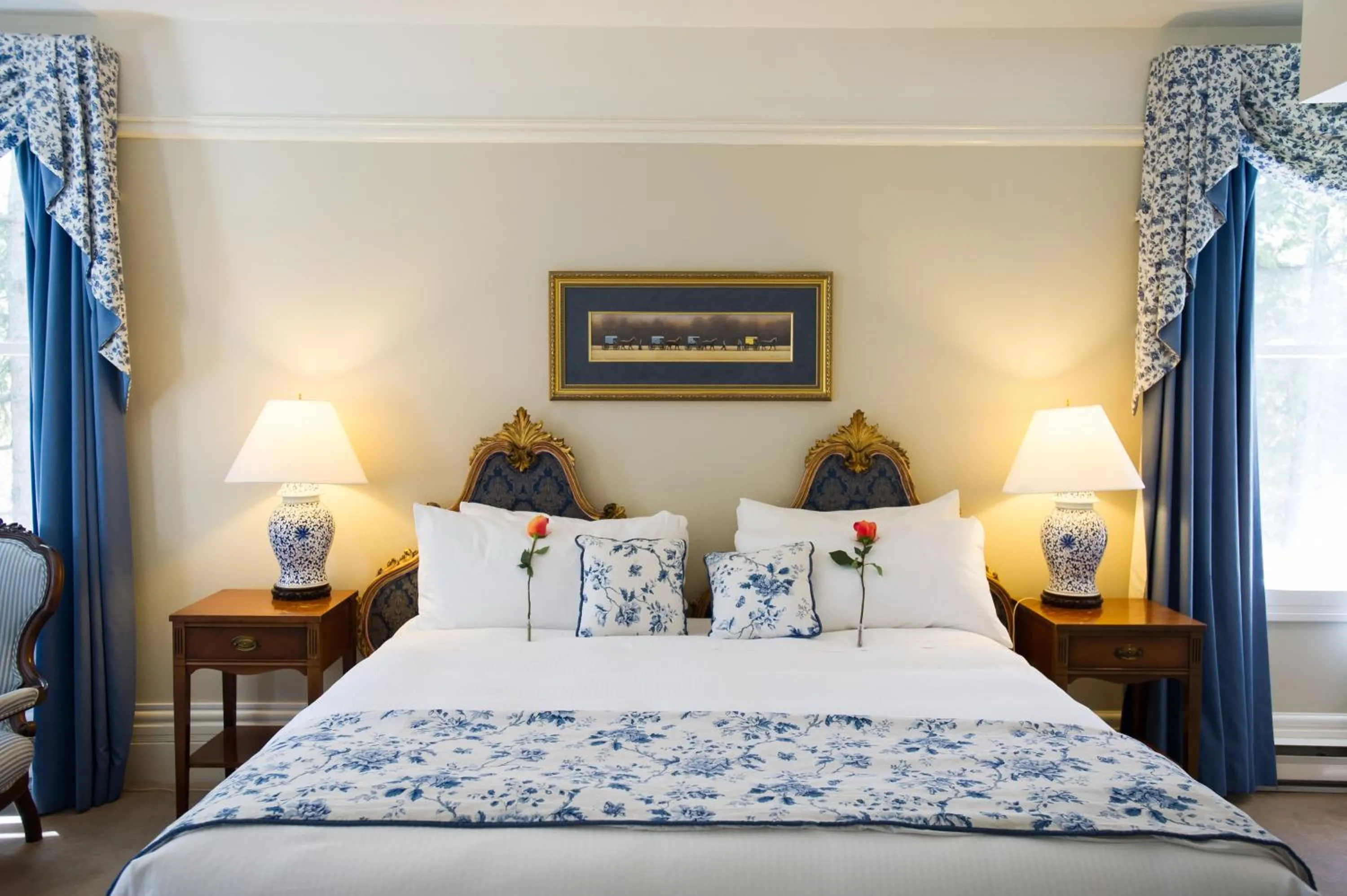 Bed in Millcroft Inn & Spa