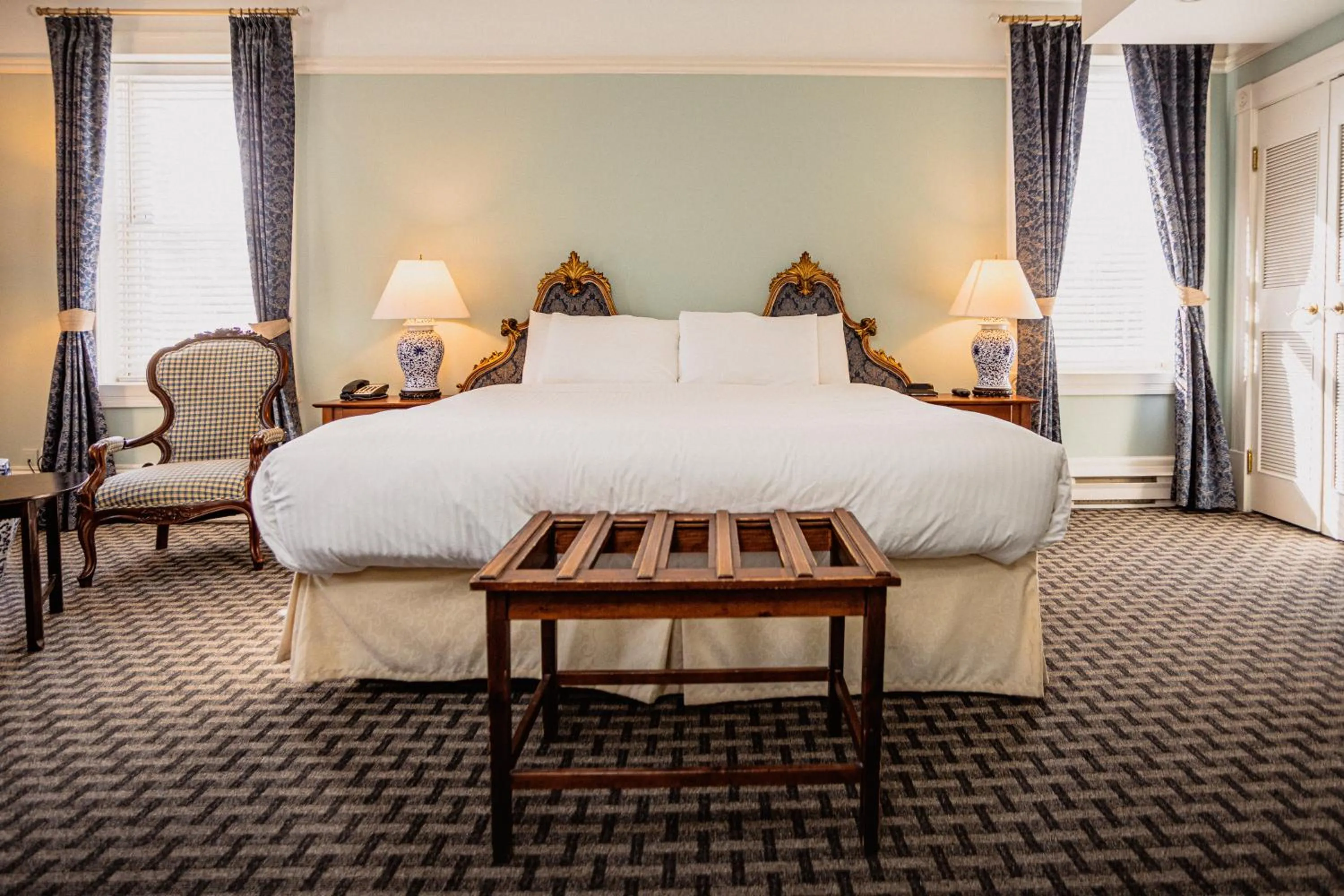 Bed in Millcroft Inn & Spa
