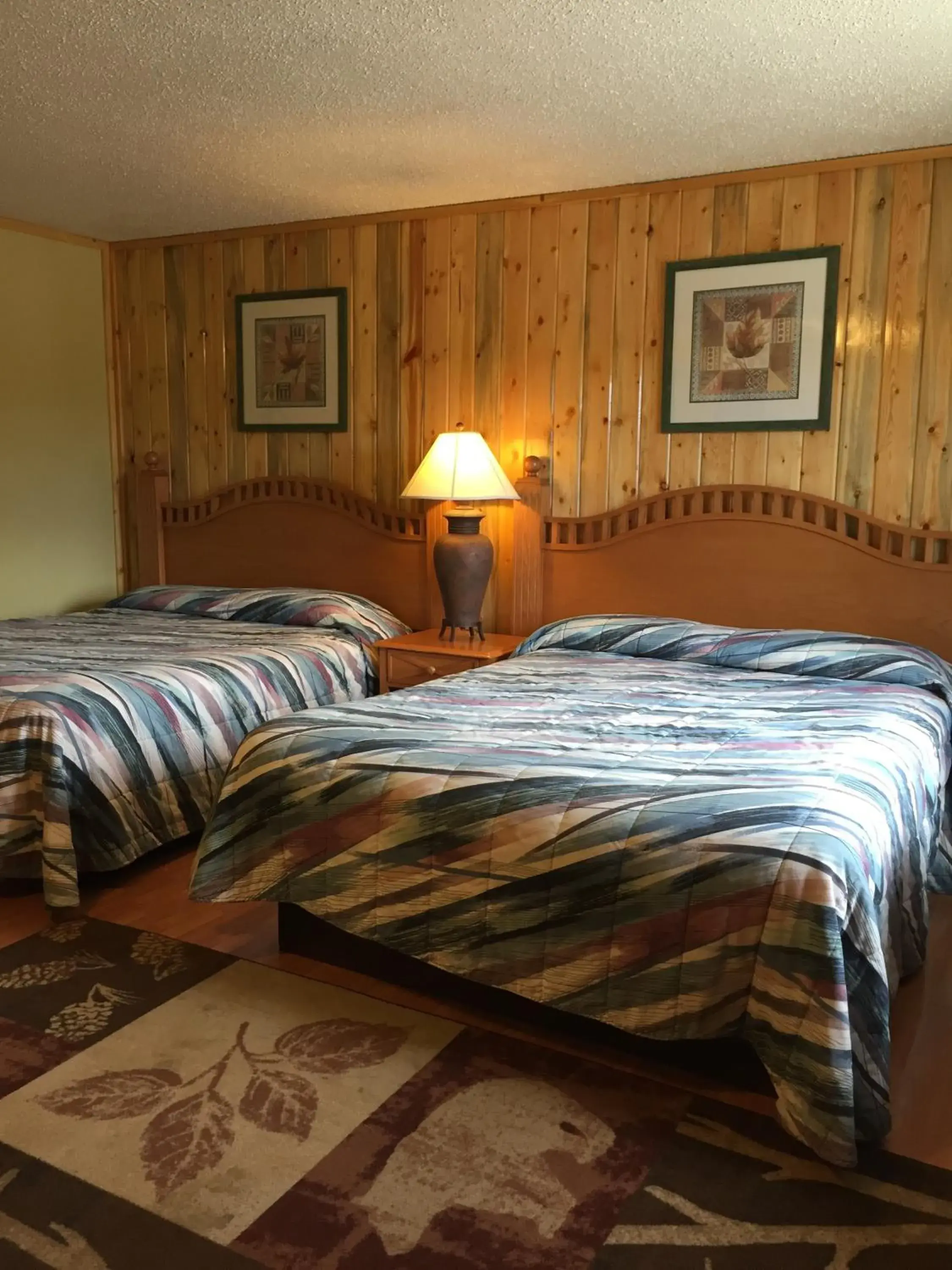 Double Queen Kitchen - Pet Friendly in Z Bar Motel Double Queen Kitchen - Pet Friendly in Z Bar Motel