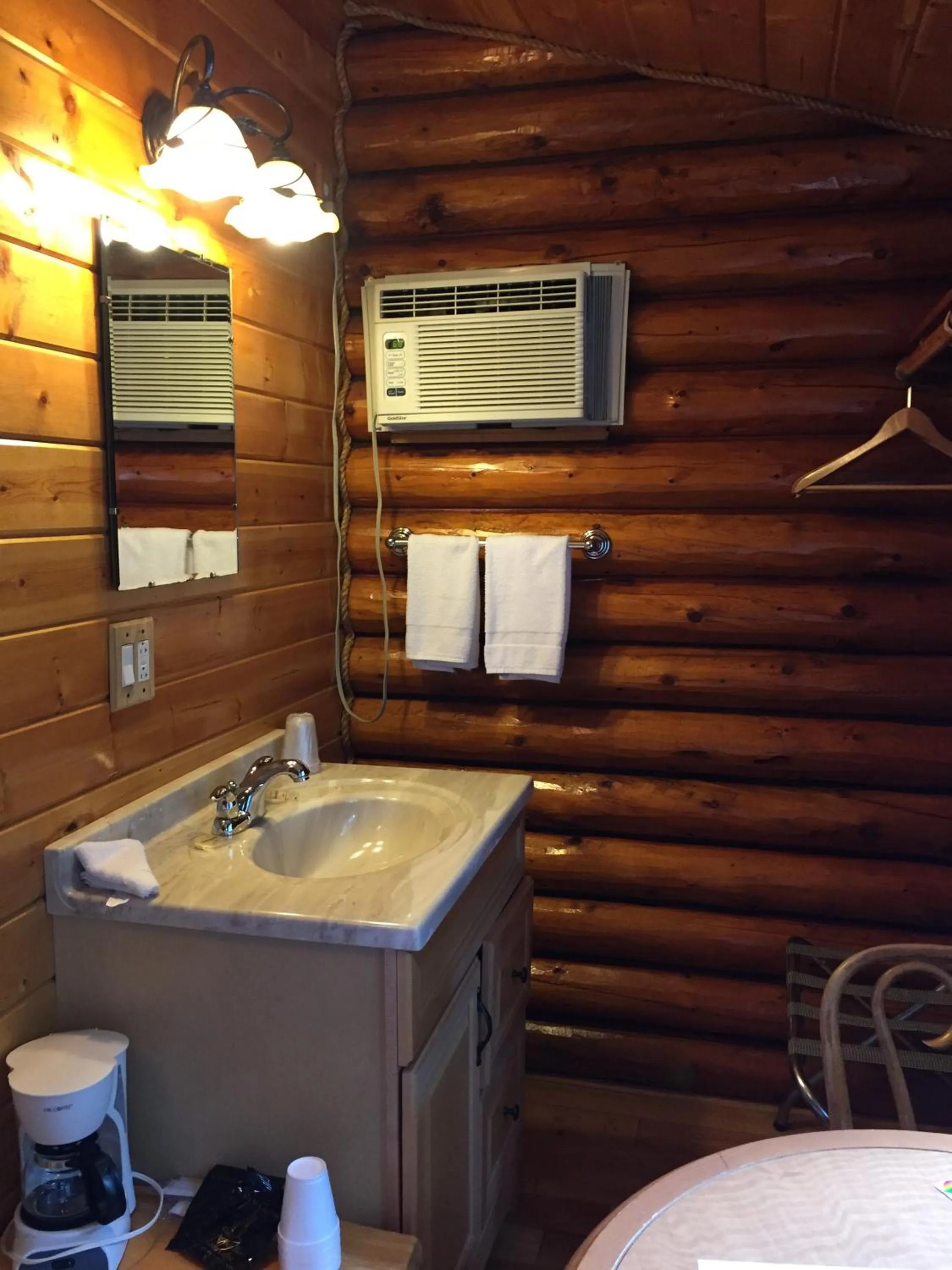 Coffee/tea facilities in Z Bar Motel