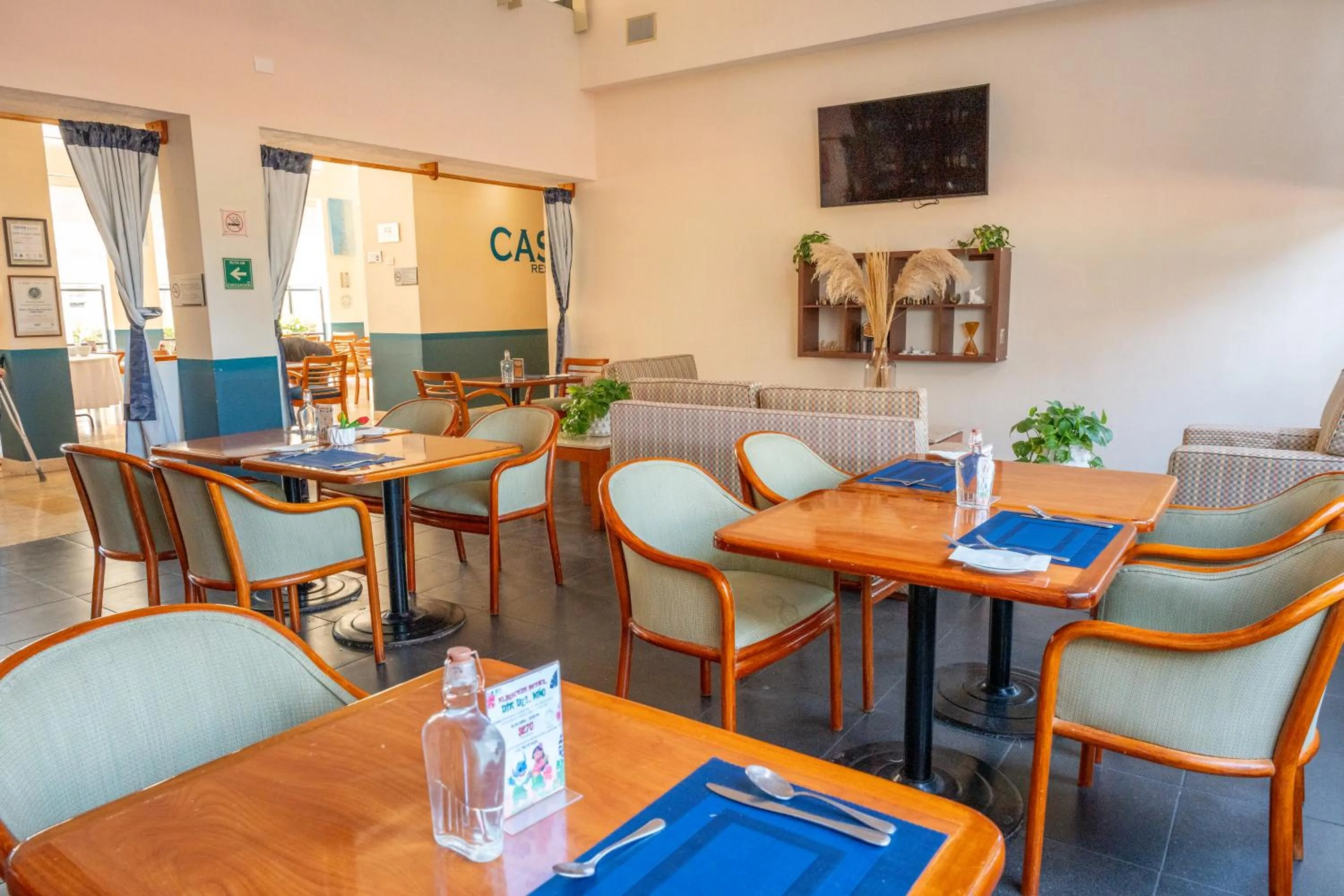 Restaurant/places to eat in Fiesta Inn Poza Rica