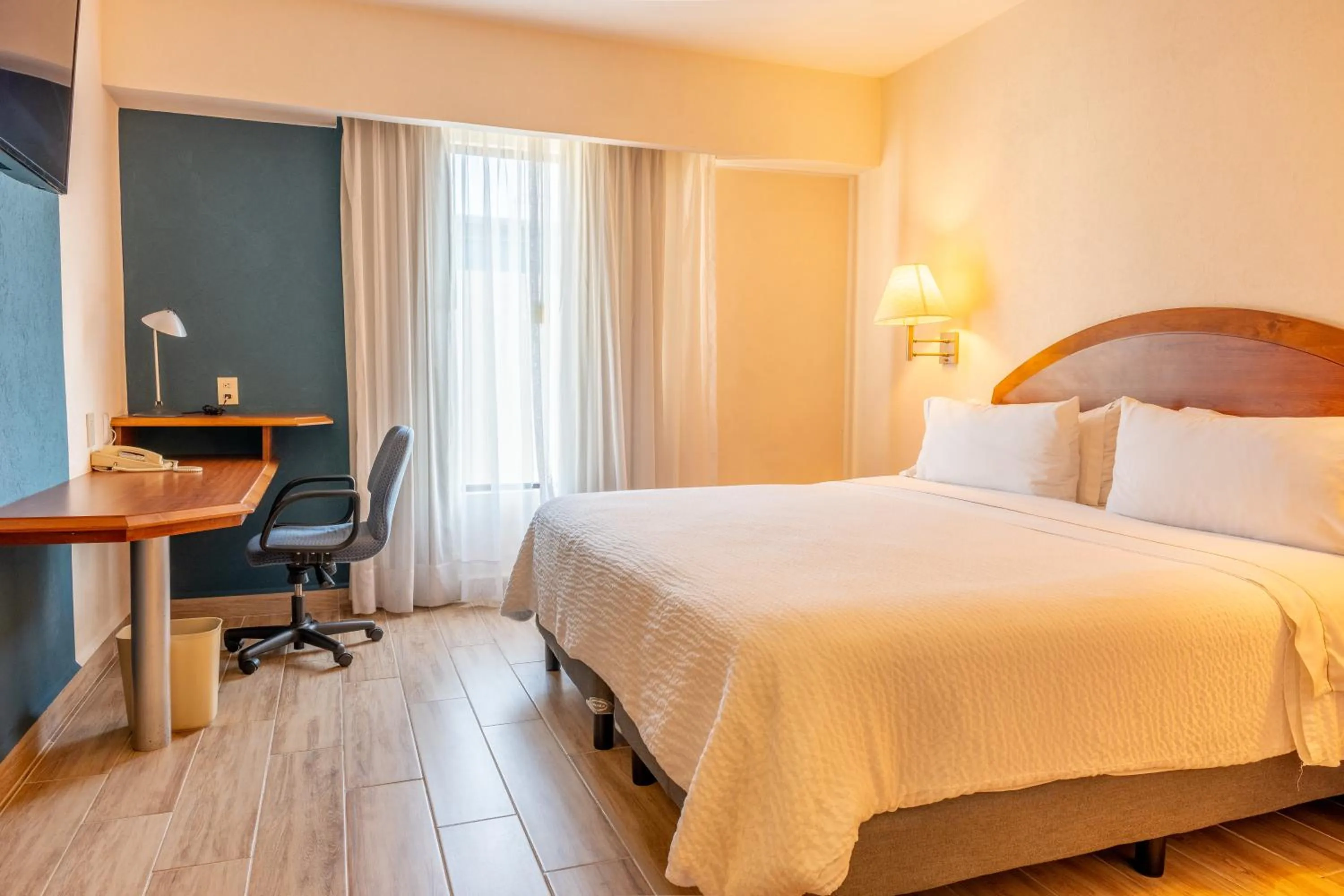 Bed in Fiesta Inn Poza Rica