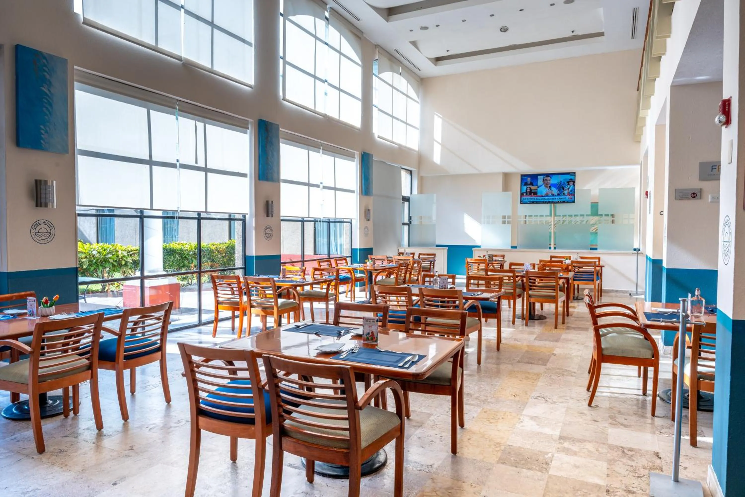 Restaurant/places to eat in Fiesta Inn Poza Rica