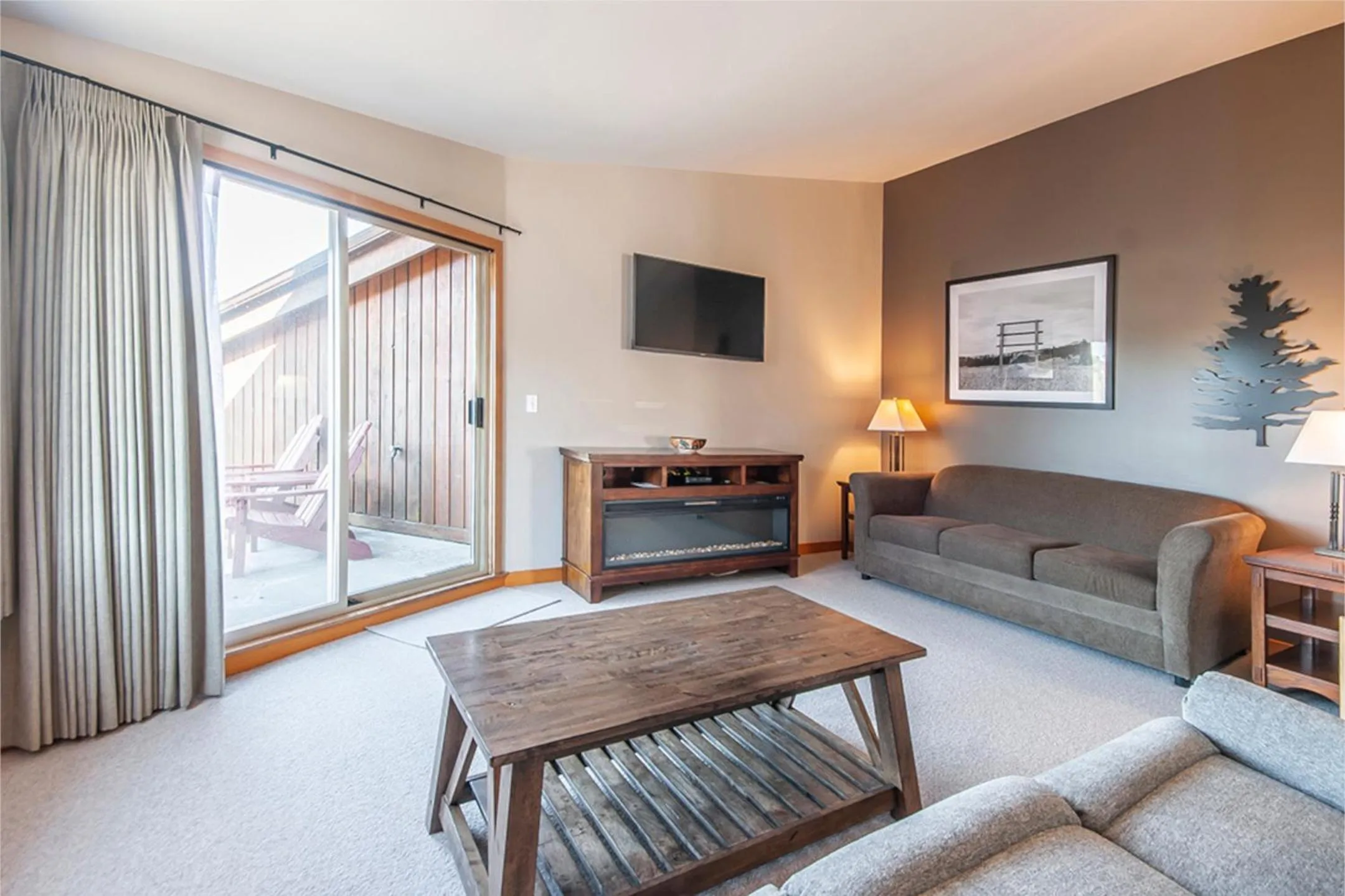 TV and multimedia in Himwitsa Lodge