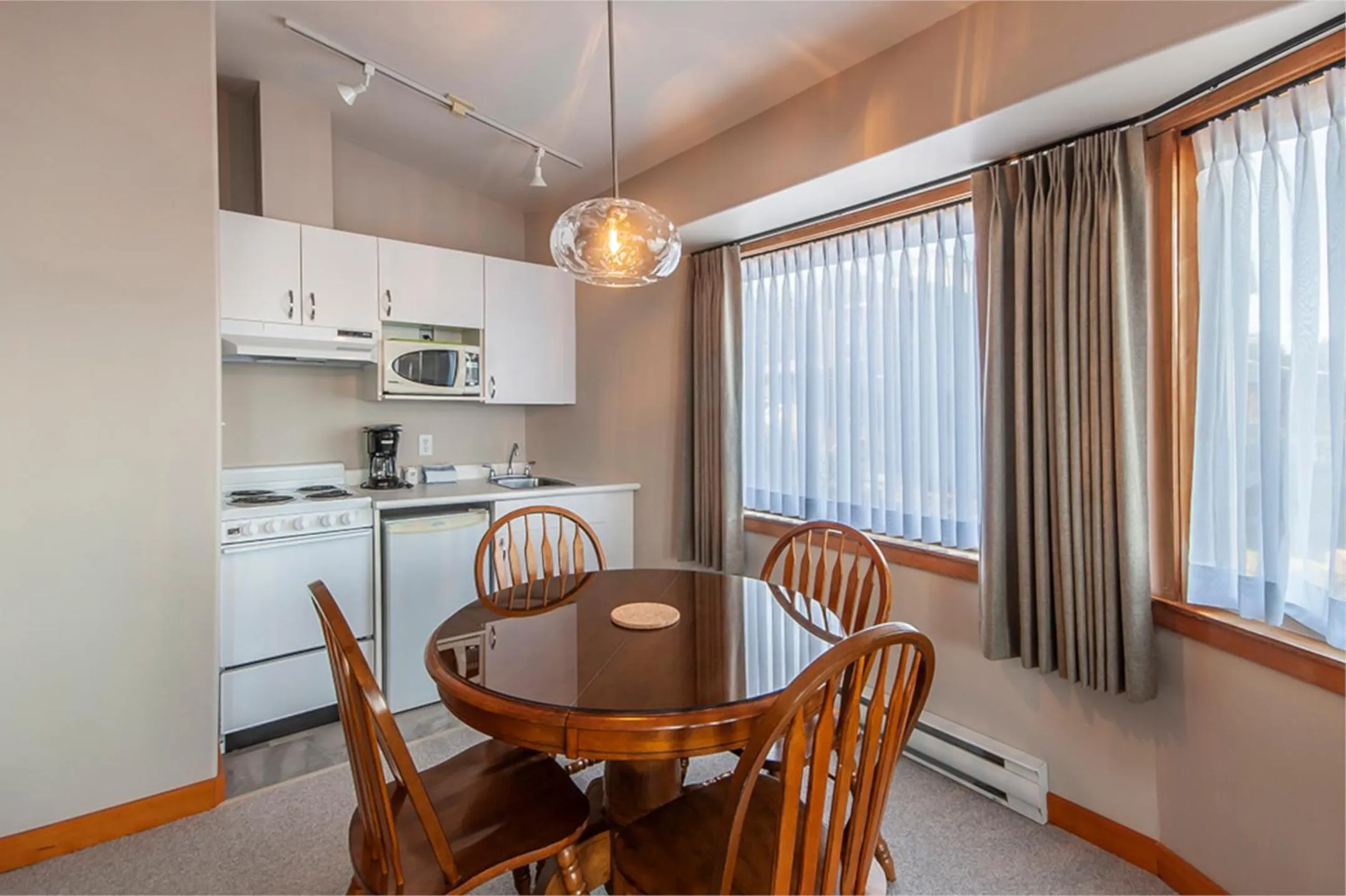 Kitchen or kitchenette in Himwitsa Lodge