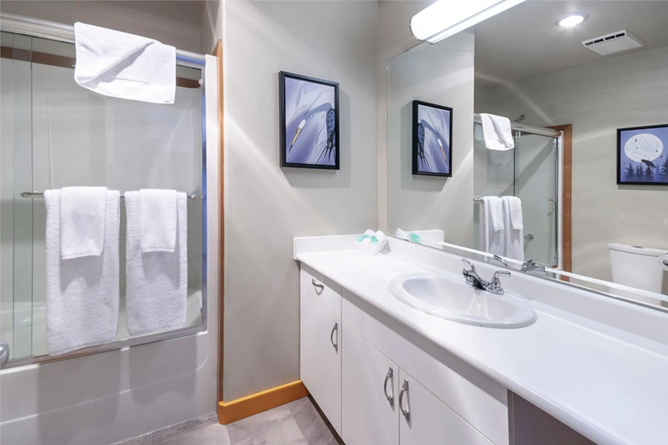 Shower in Himwitsa Lodge