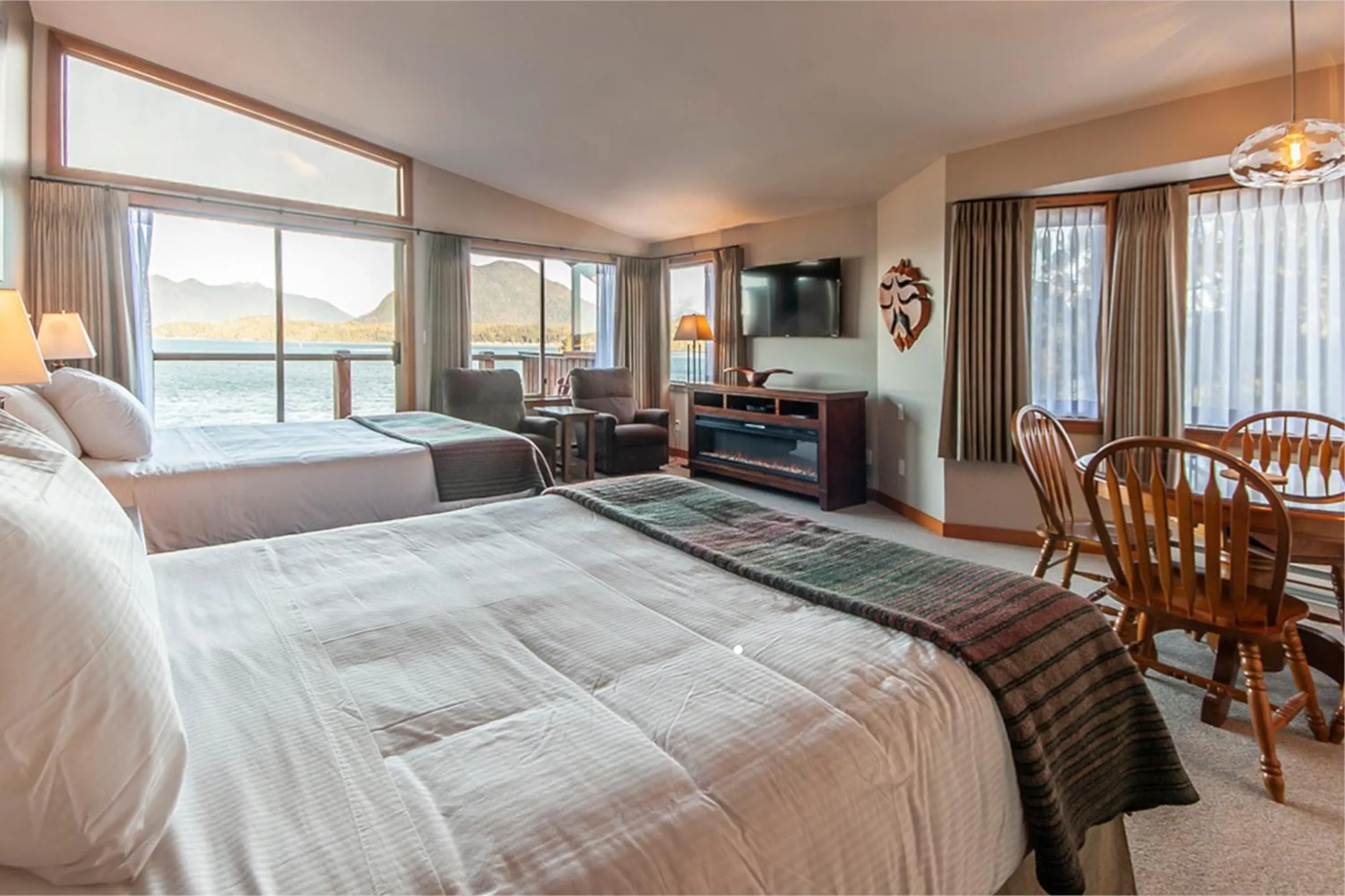 Bed in Himwitsa Lodge