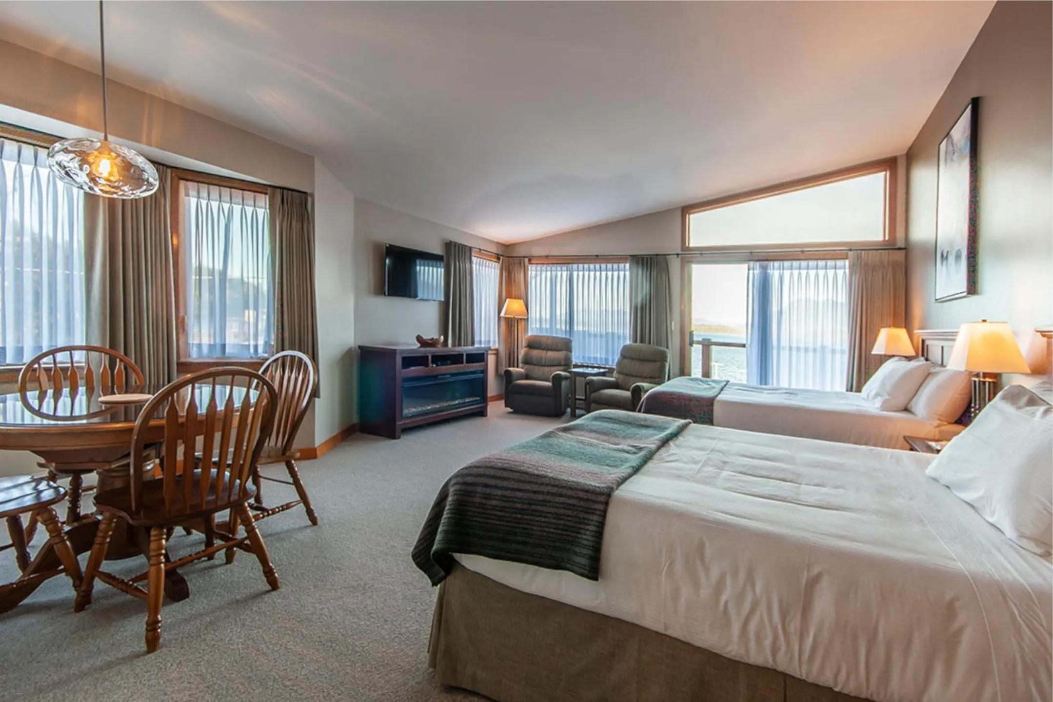 Bed in Himwitsa Lodge