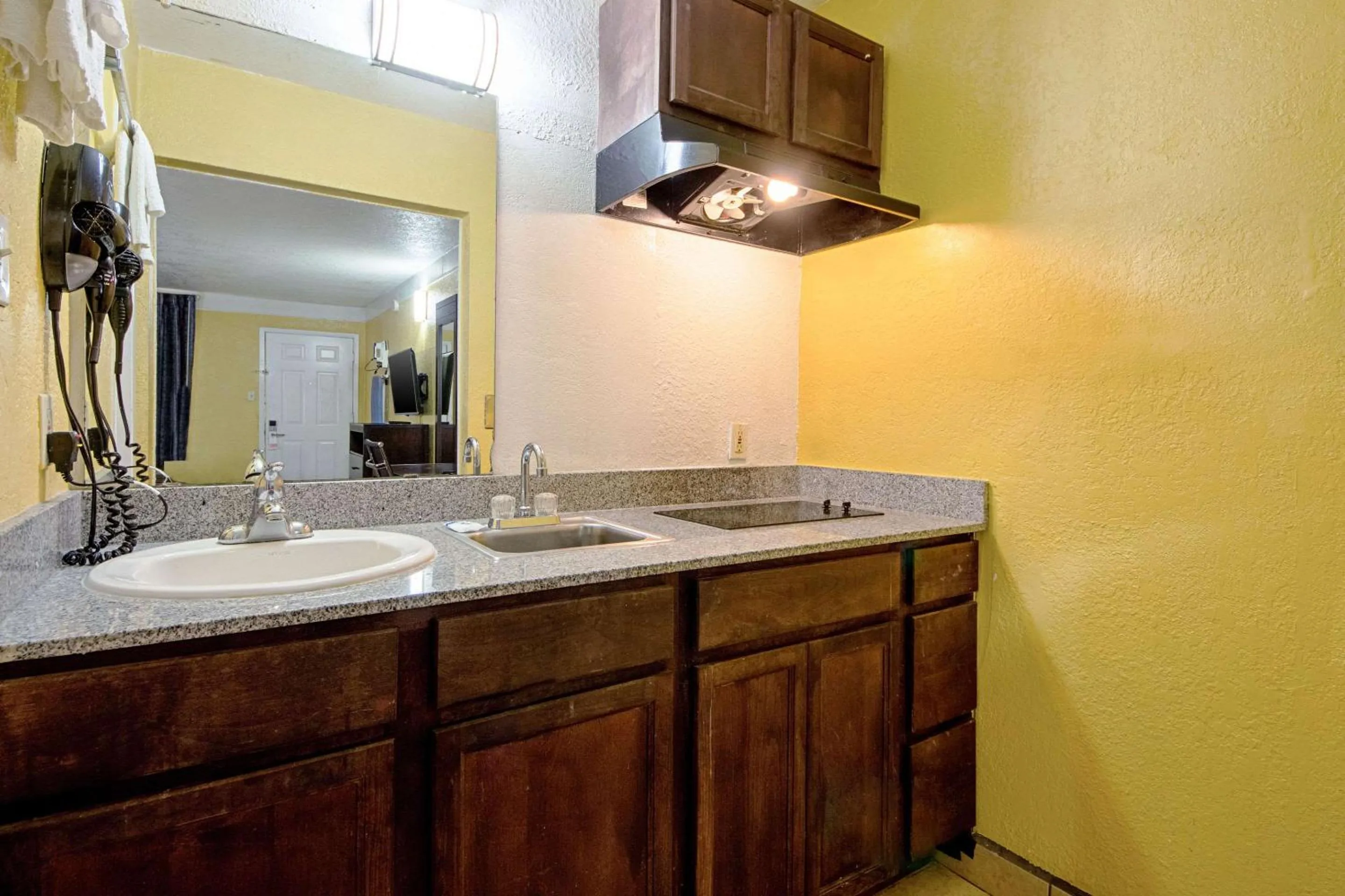 Photo of the whole room in Economy Inn & Suites