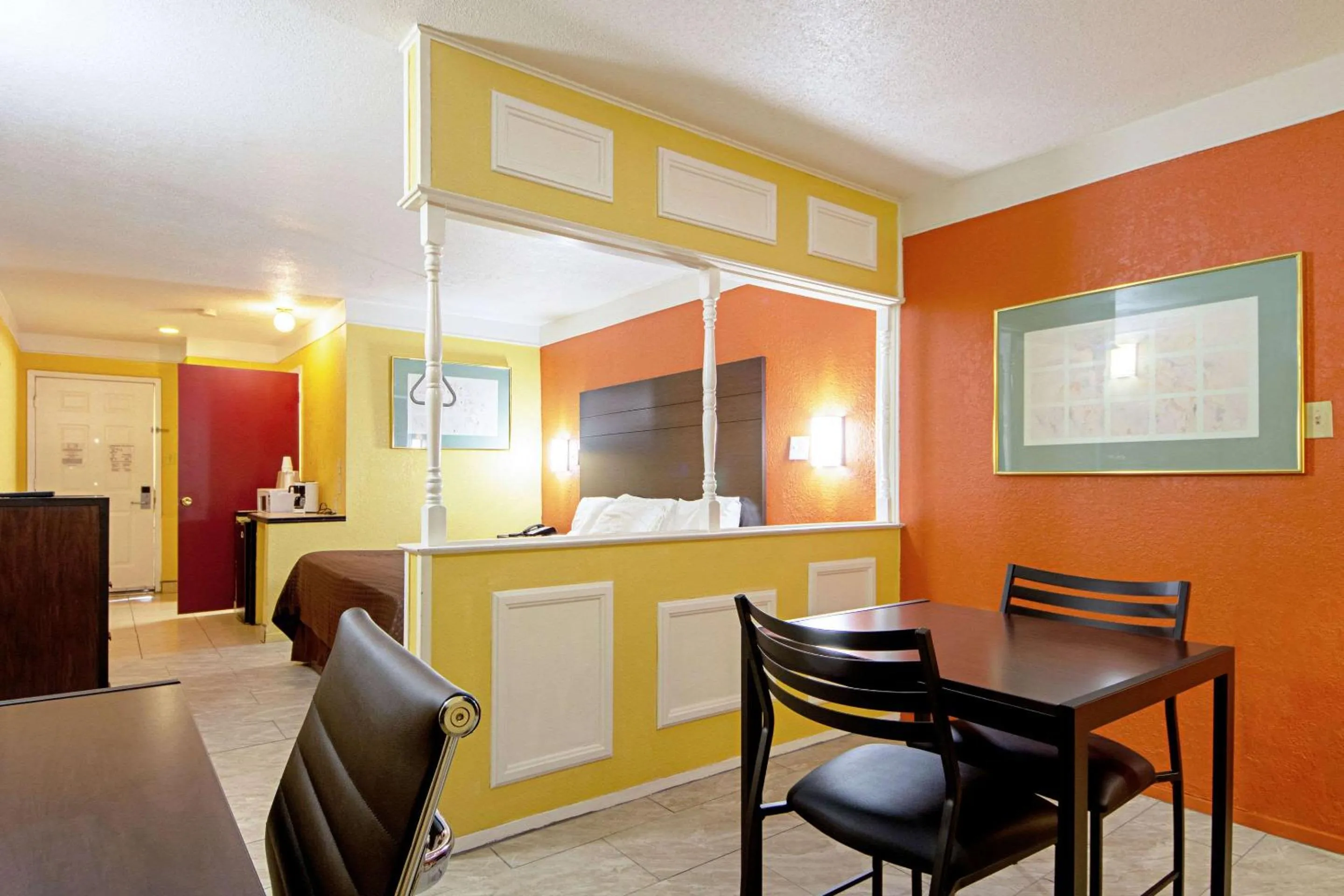 Photo of the whole room in Economy Inn & Suites