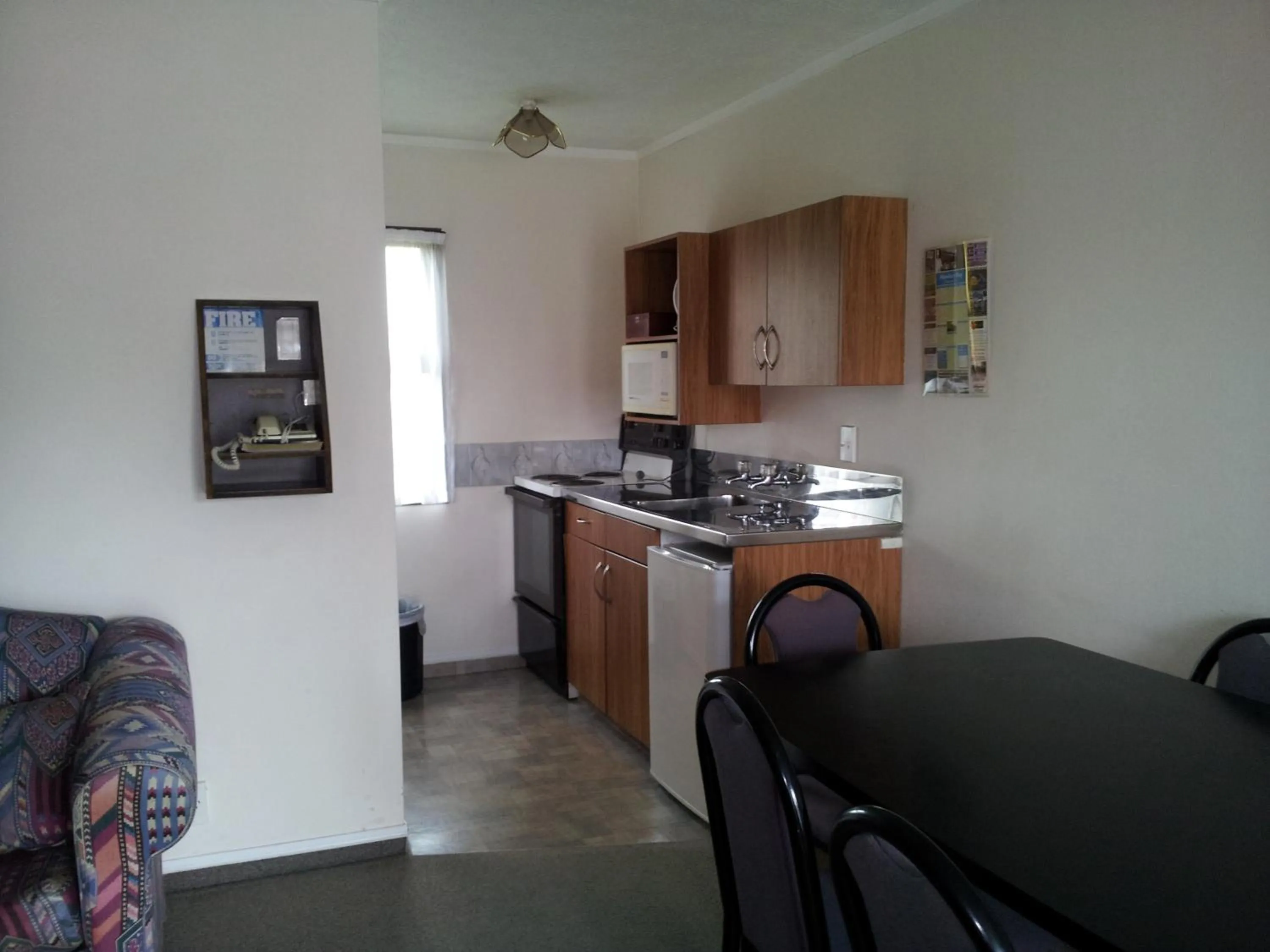 Kitchen or kitchenette in Ace High Motor Inn