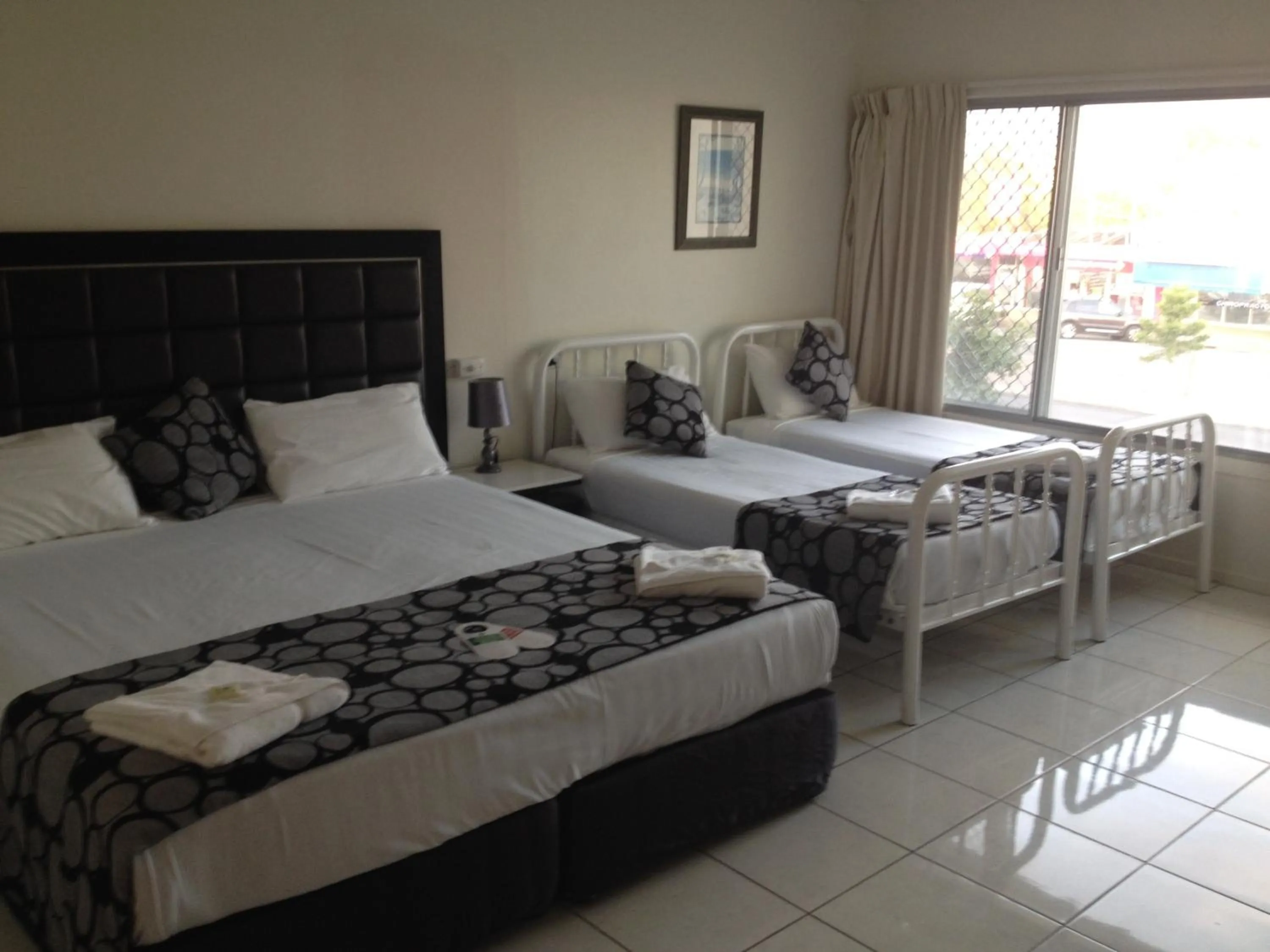 Bed in Tweed Central Motel