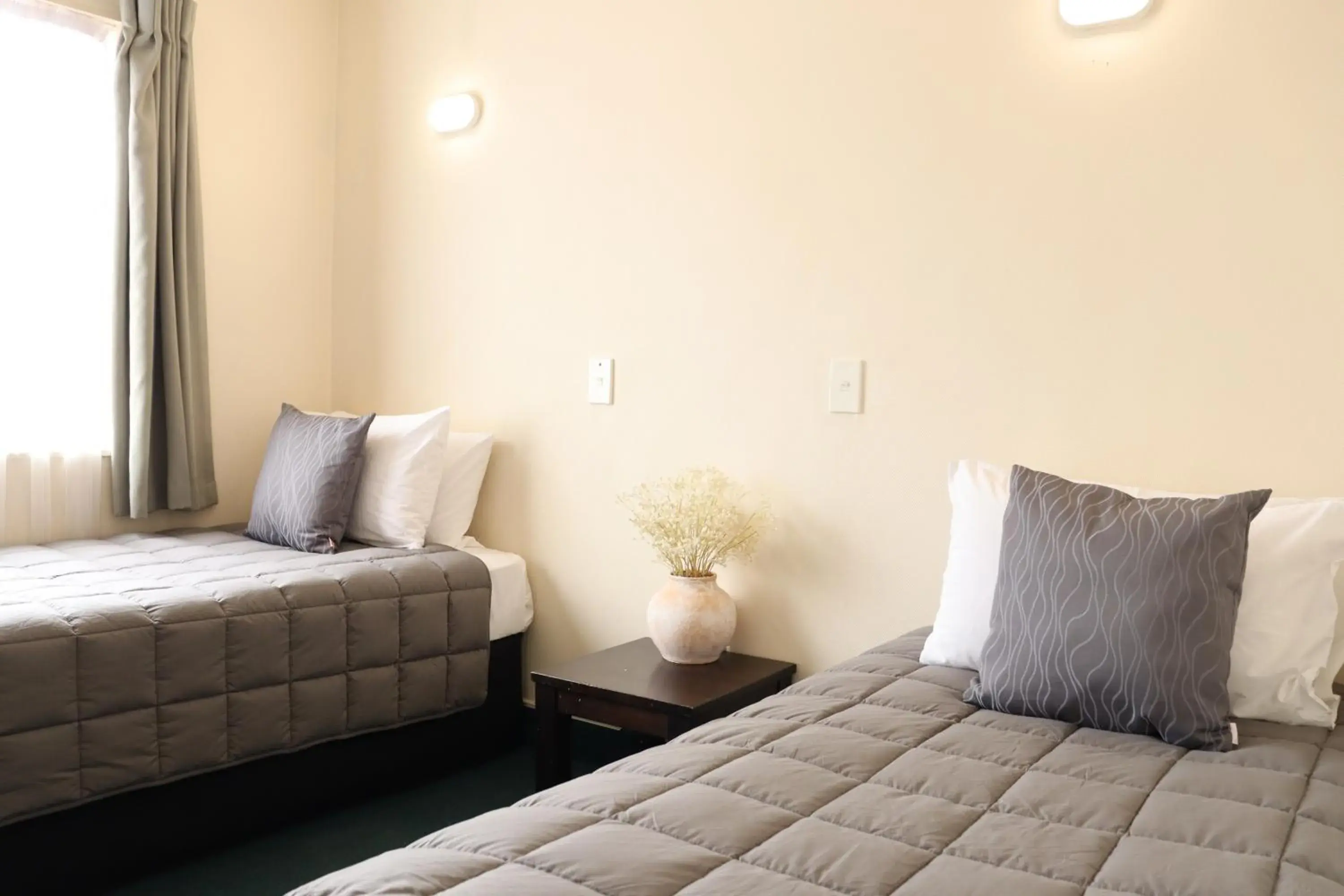 Two-Bedroom Apartment in BK's Fountain Court Motel Two-Bedroom Apartment in BK's Fountain Court Motel