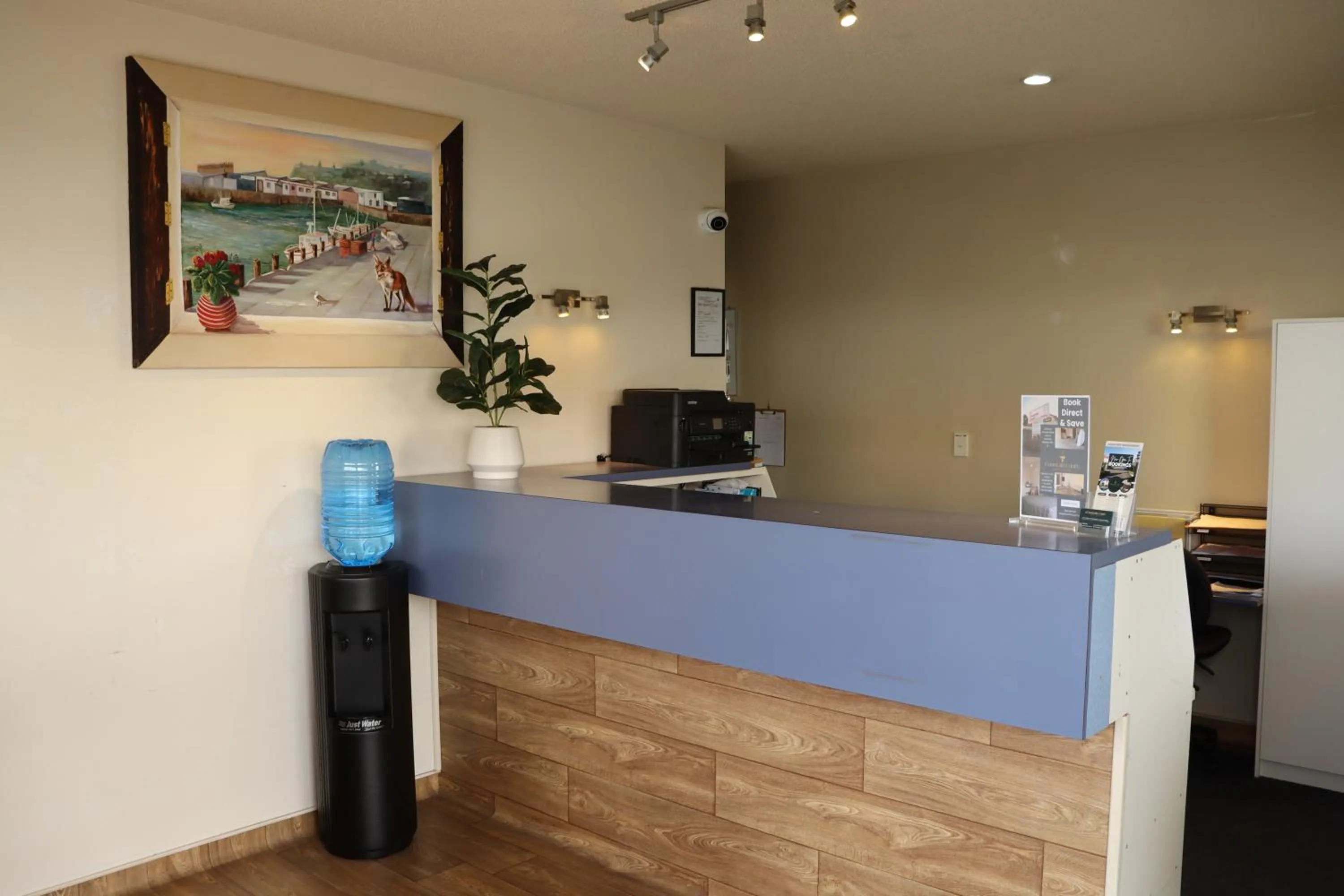 Lobby or reception in BK's Fountain Court Motel