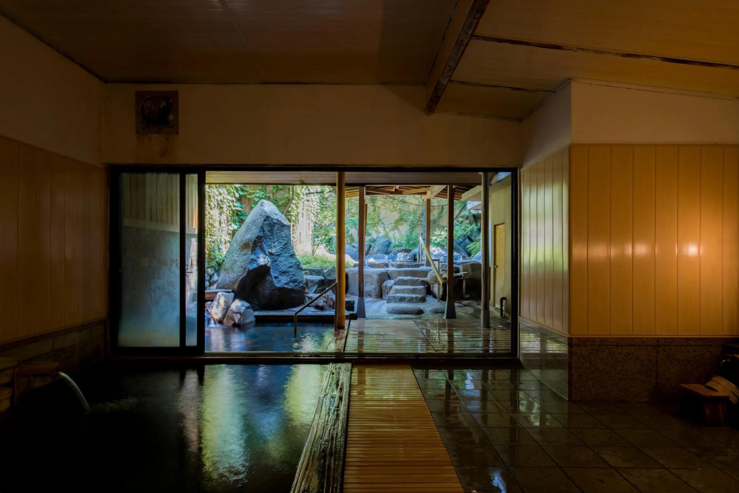 Hot Spring Bath in Shosenkaku Kagetsu