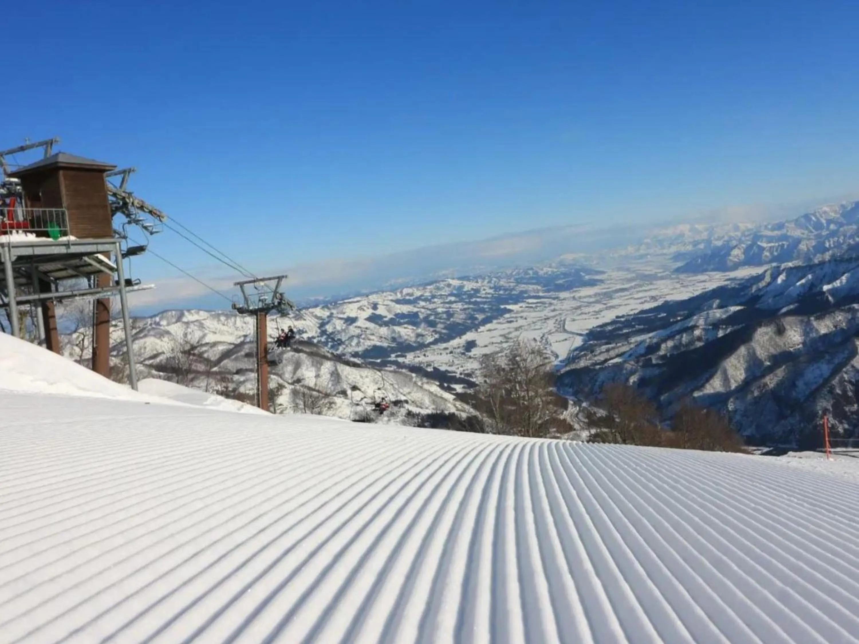 Skiing in Shosenkaku Kagetsu