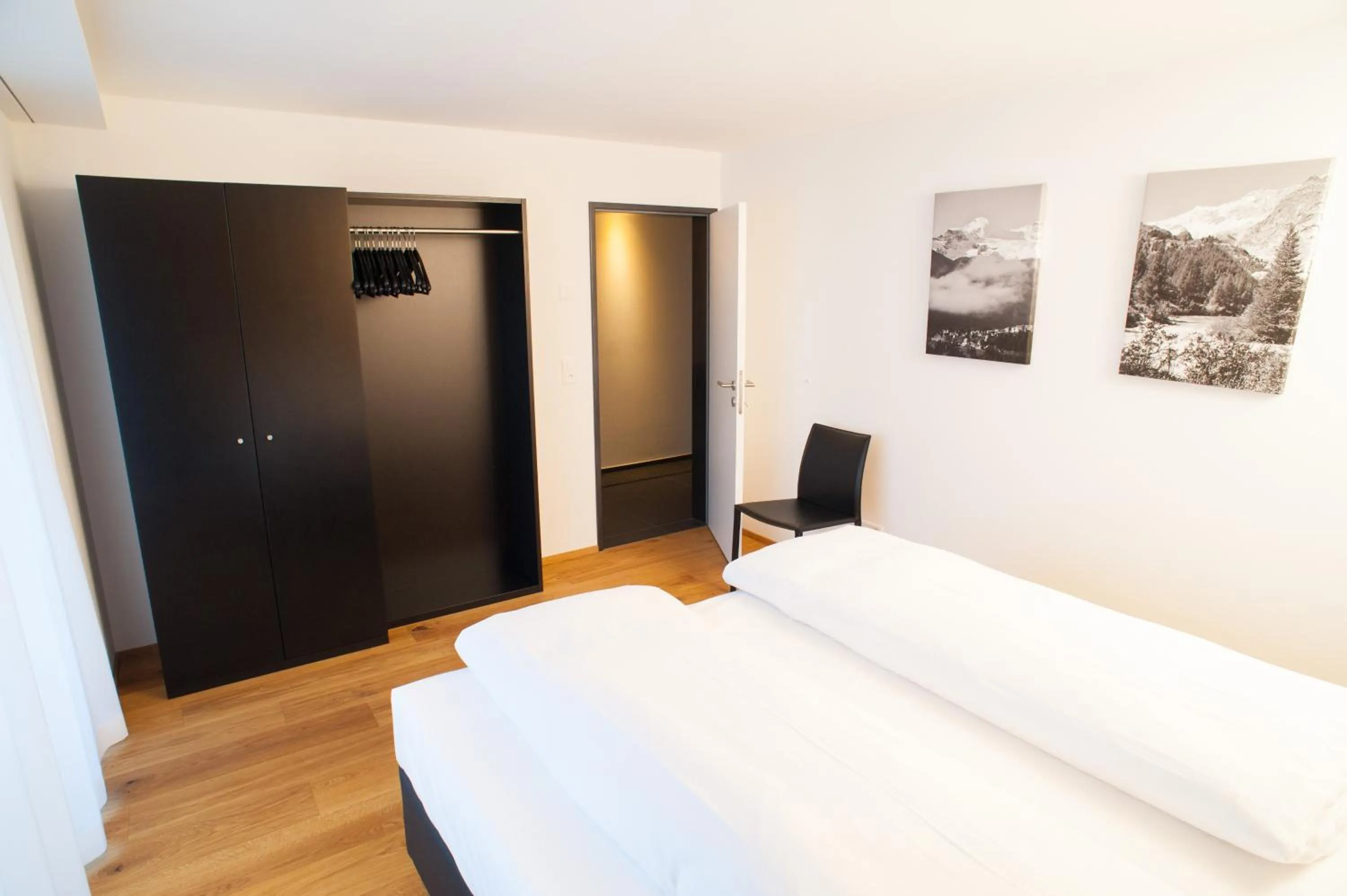 Bedroom, Bed in Elite Alpine Lodge - Apart & Breakfast