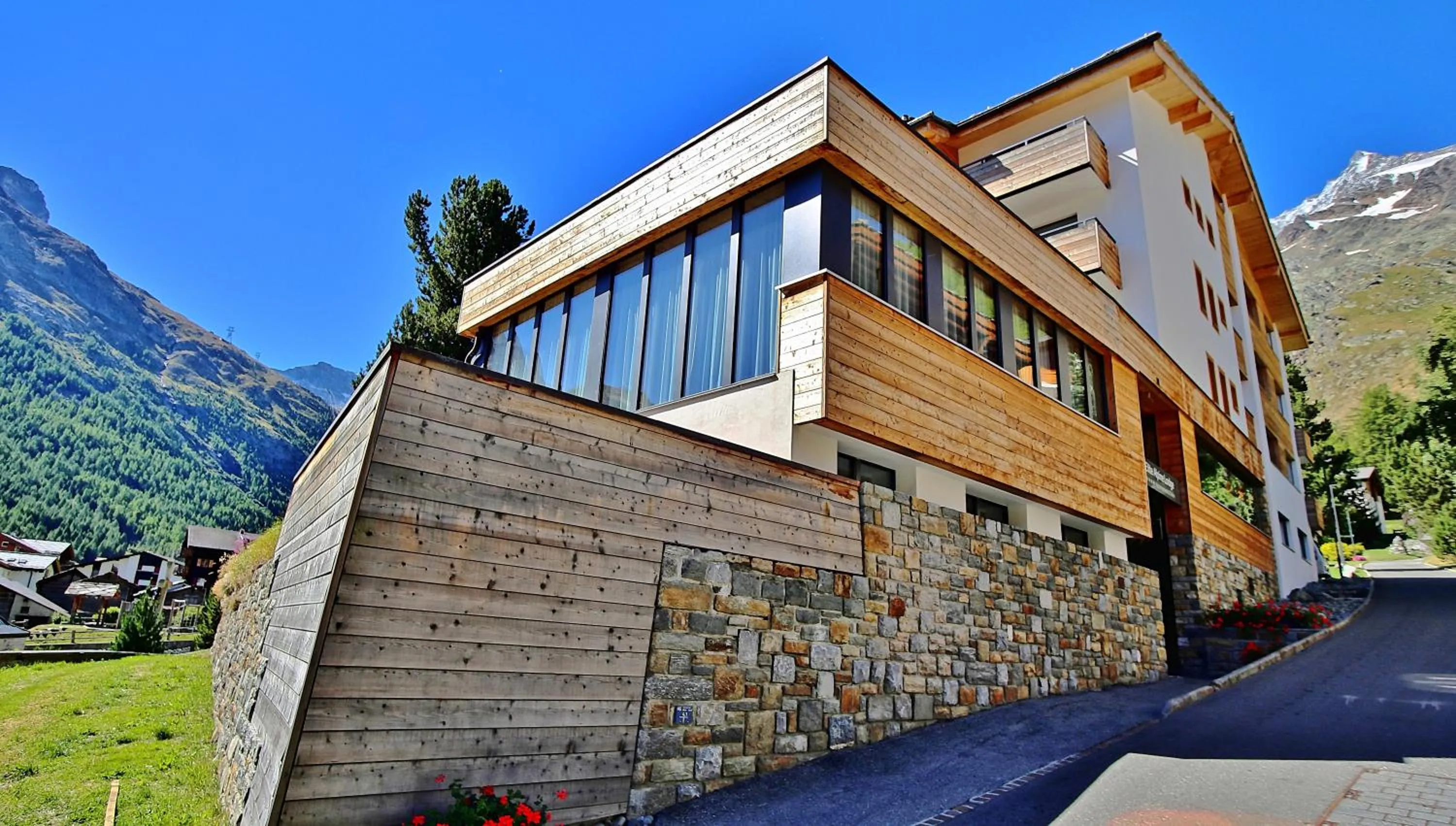 Facade/entrance in Elite Alpine Lodge - Apart & Breakfast