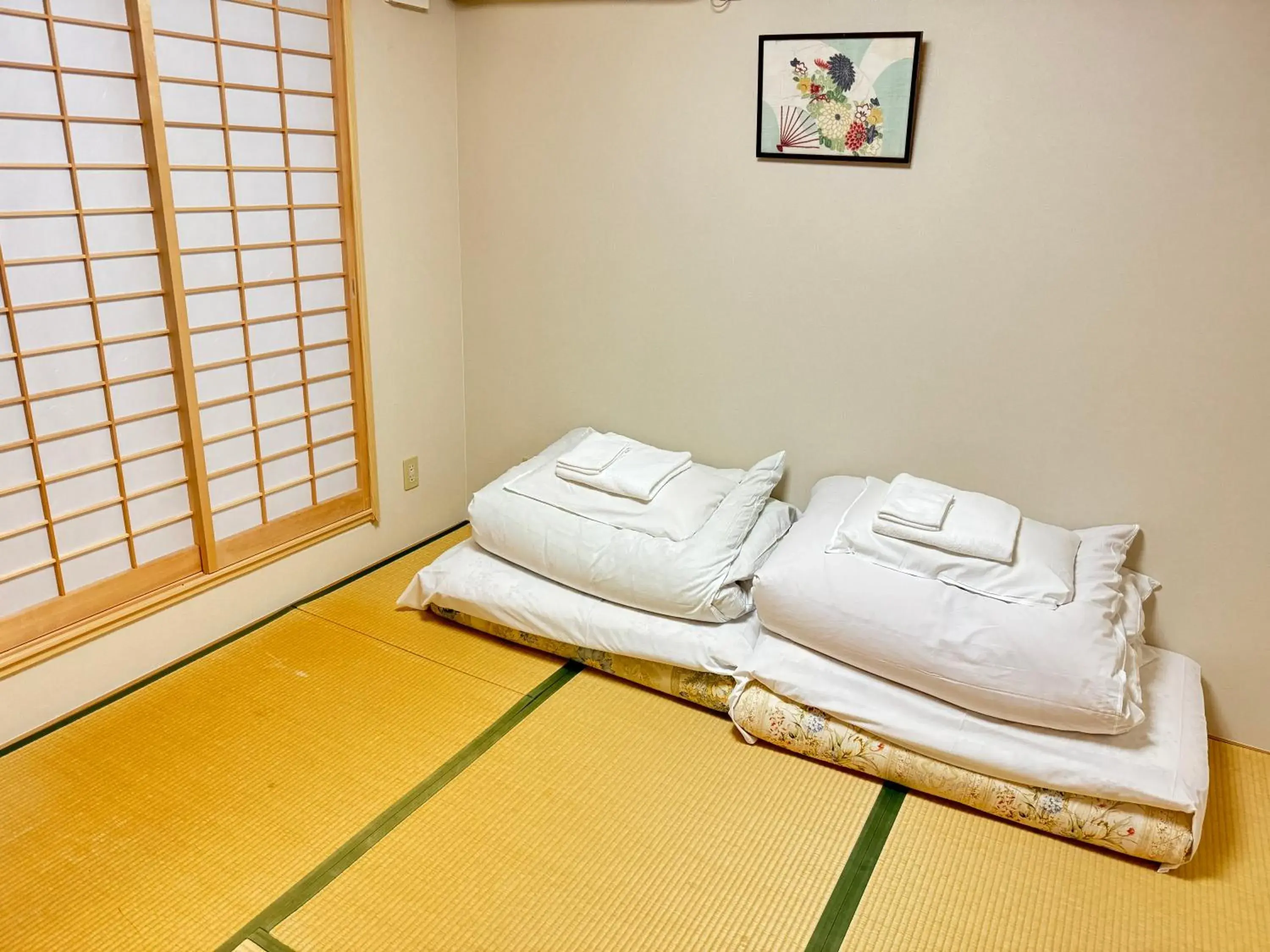Double or Twin Room with Private Bathroom - single occupancy in Ikoi-no-Ie Guesthouse Double or Twin Room with Private Bathroom - single occupancy in Ikoi-no-Ie Guesthouse