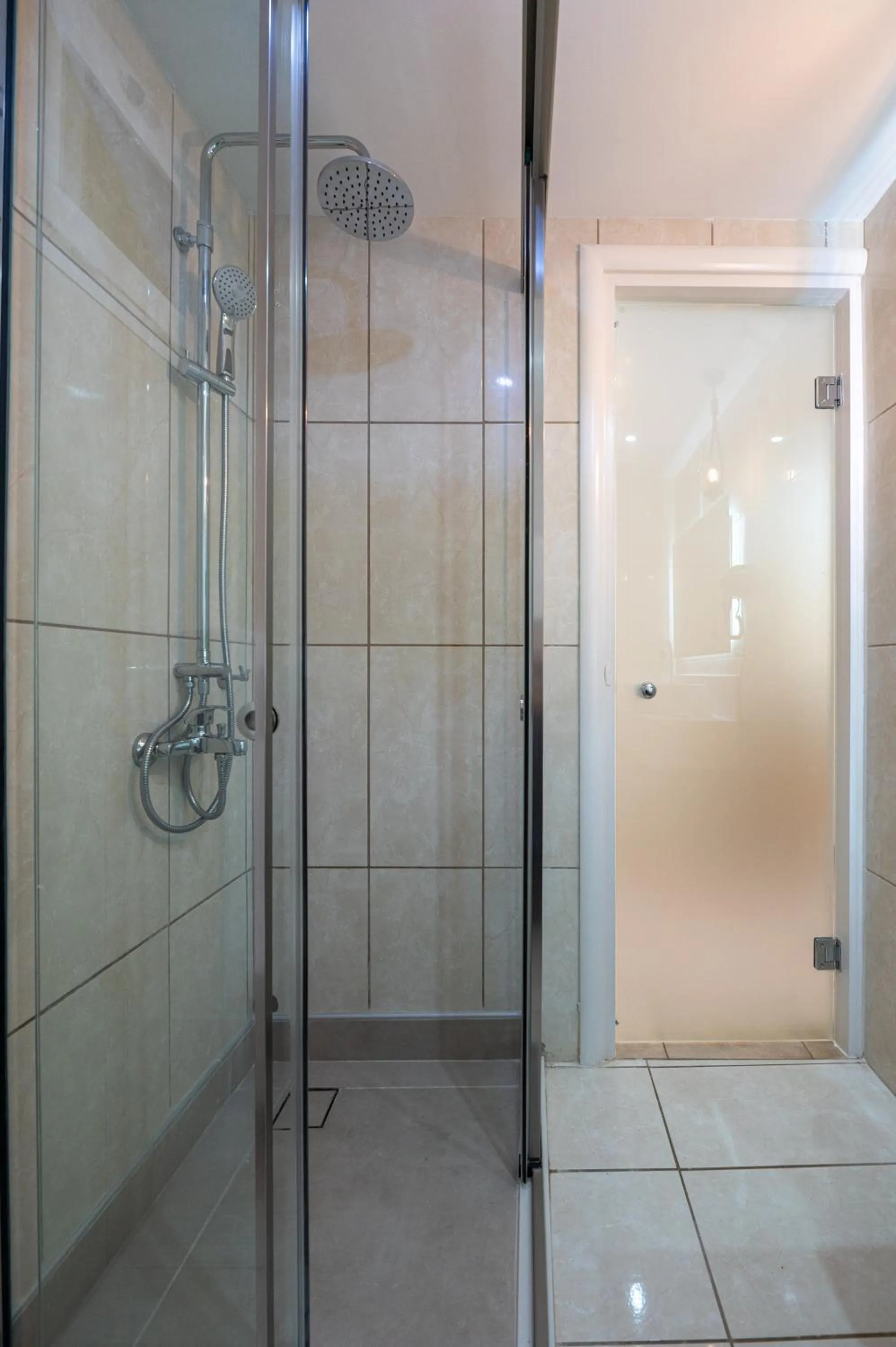 Shower in Calypso Hotel