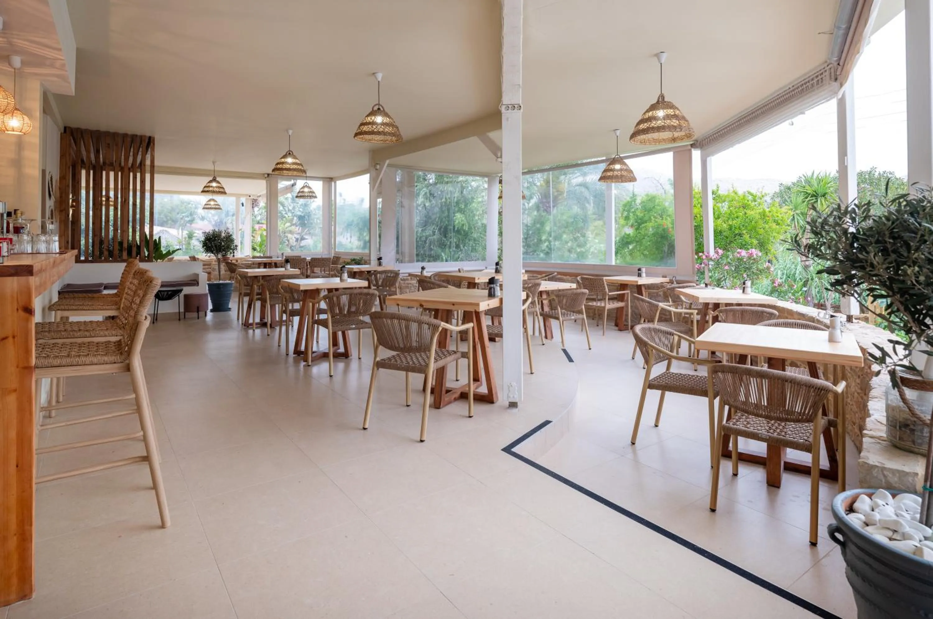 Restaurant/places to eat in Calypso Hotel