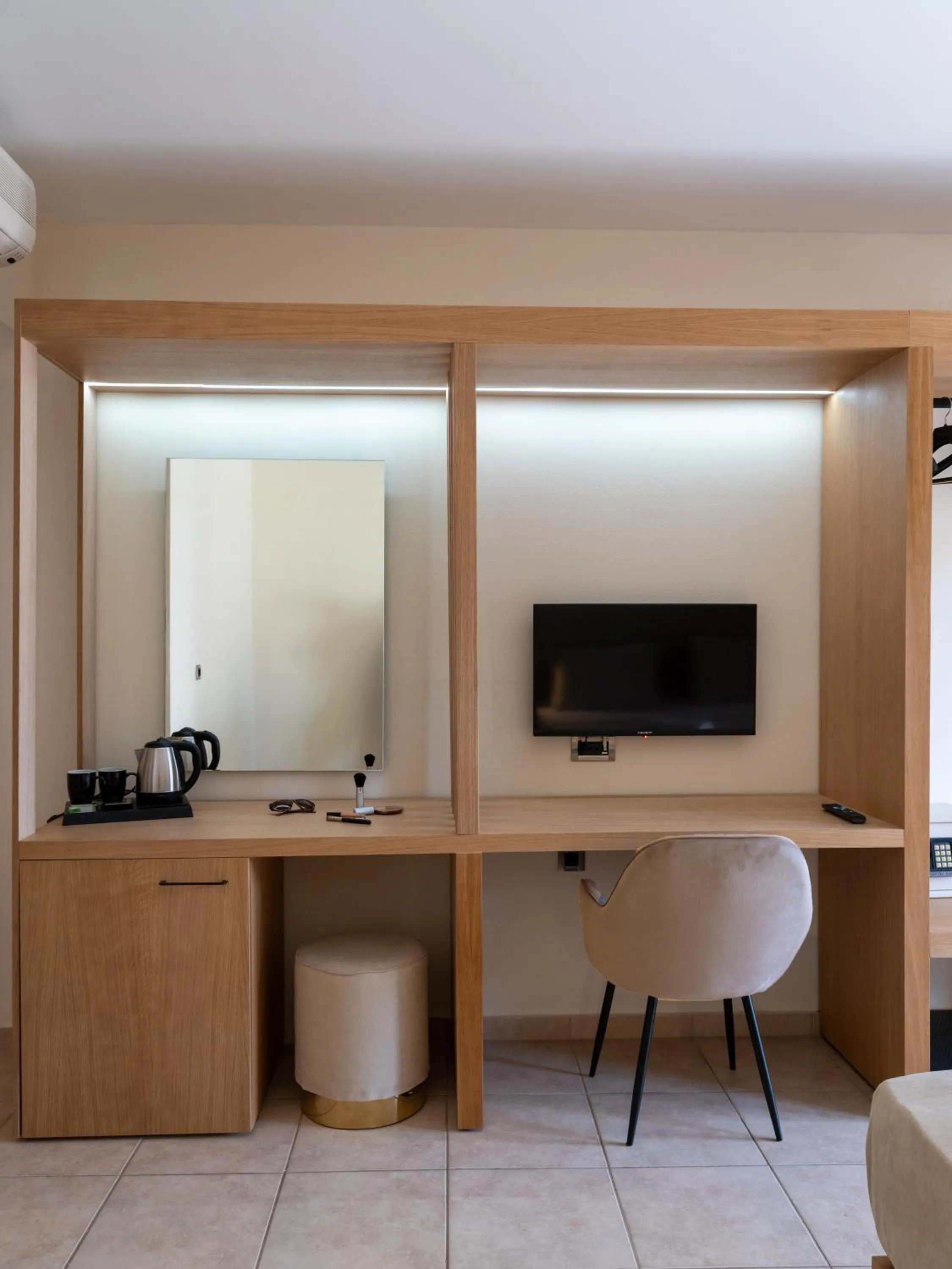 TV and multimedia in Calypso Hotel