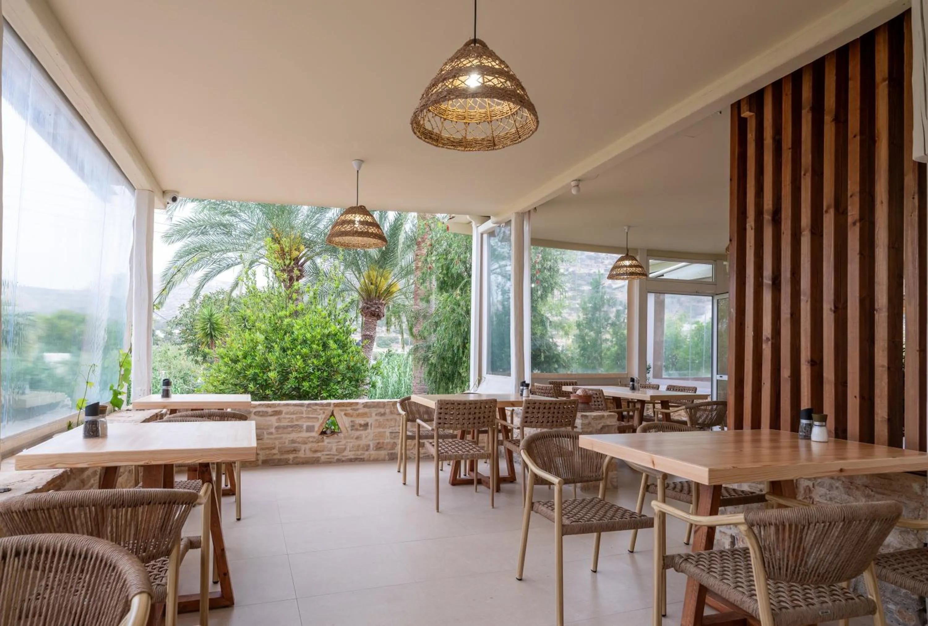 Restaurant/places to eat in Calypso Hotel