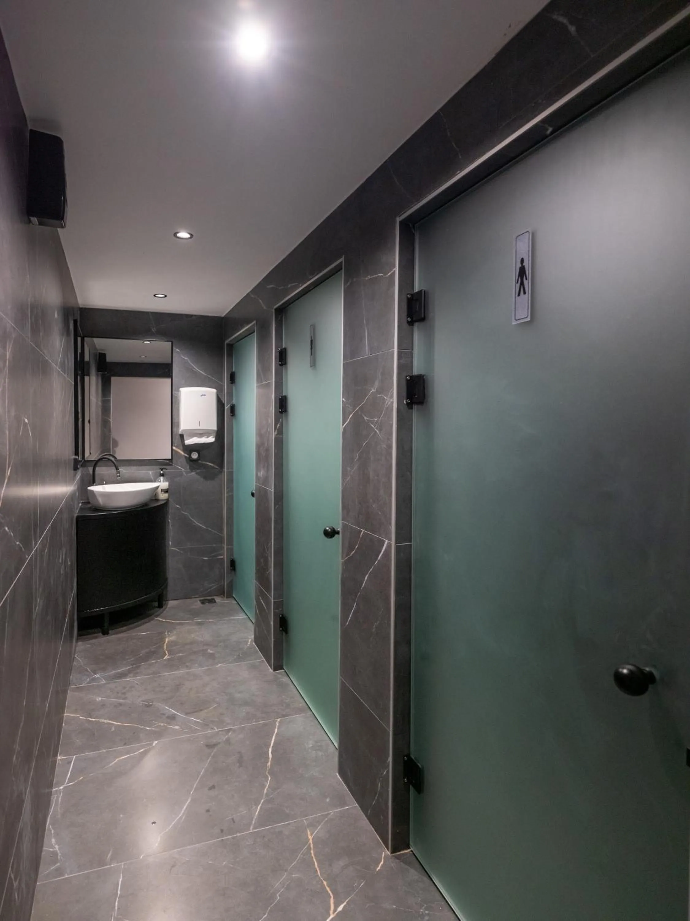 Toilet in Calypso Hotel