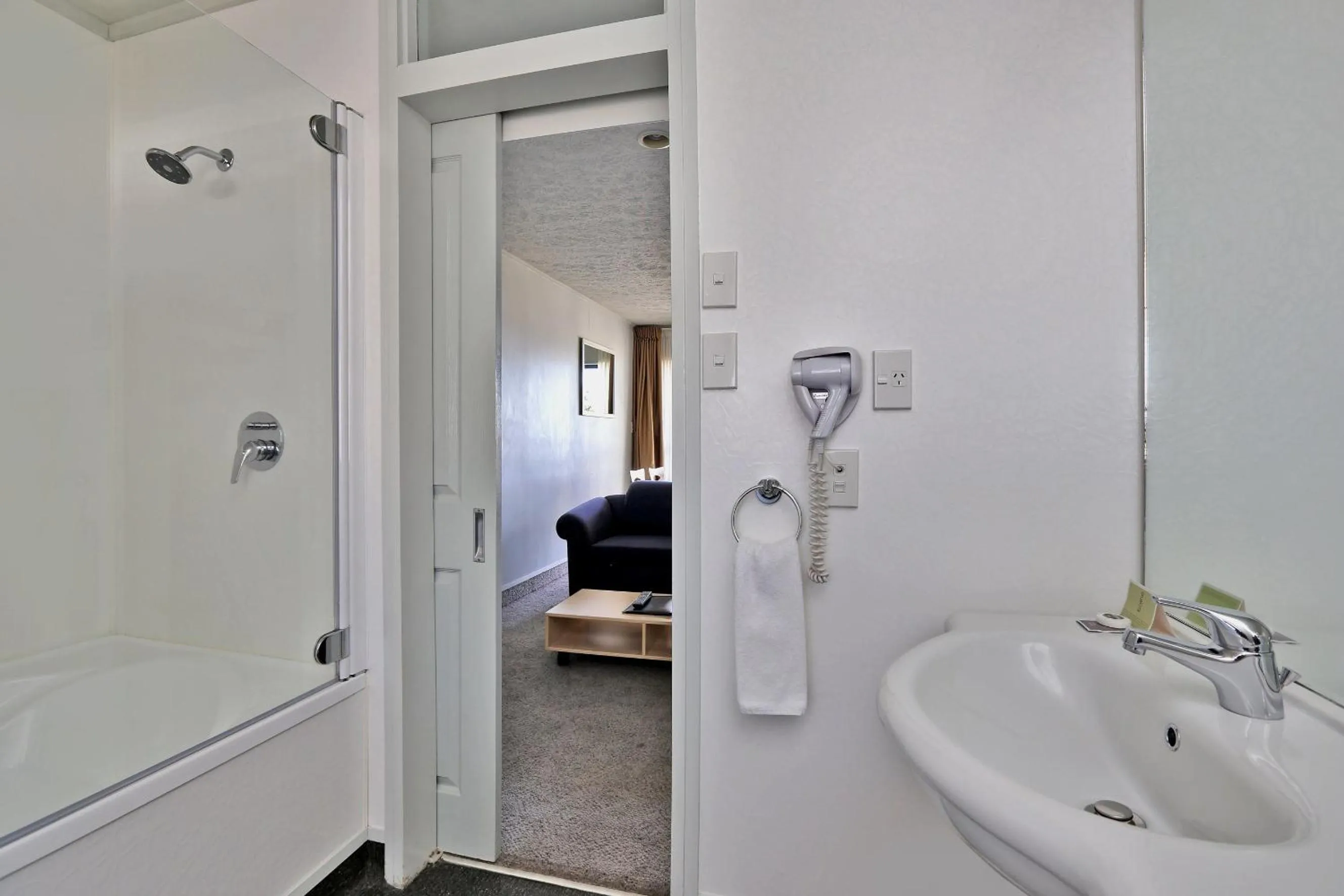 Shower in Edgewater Motor Lodge