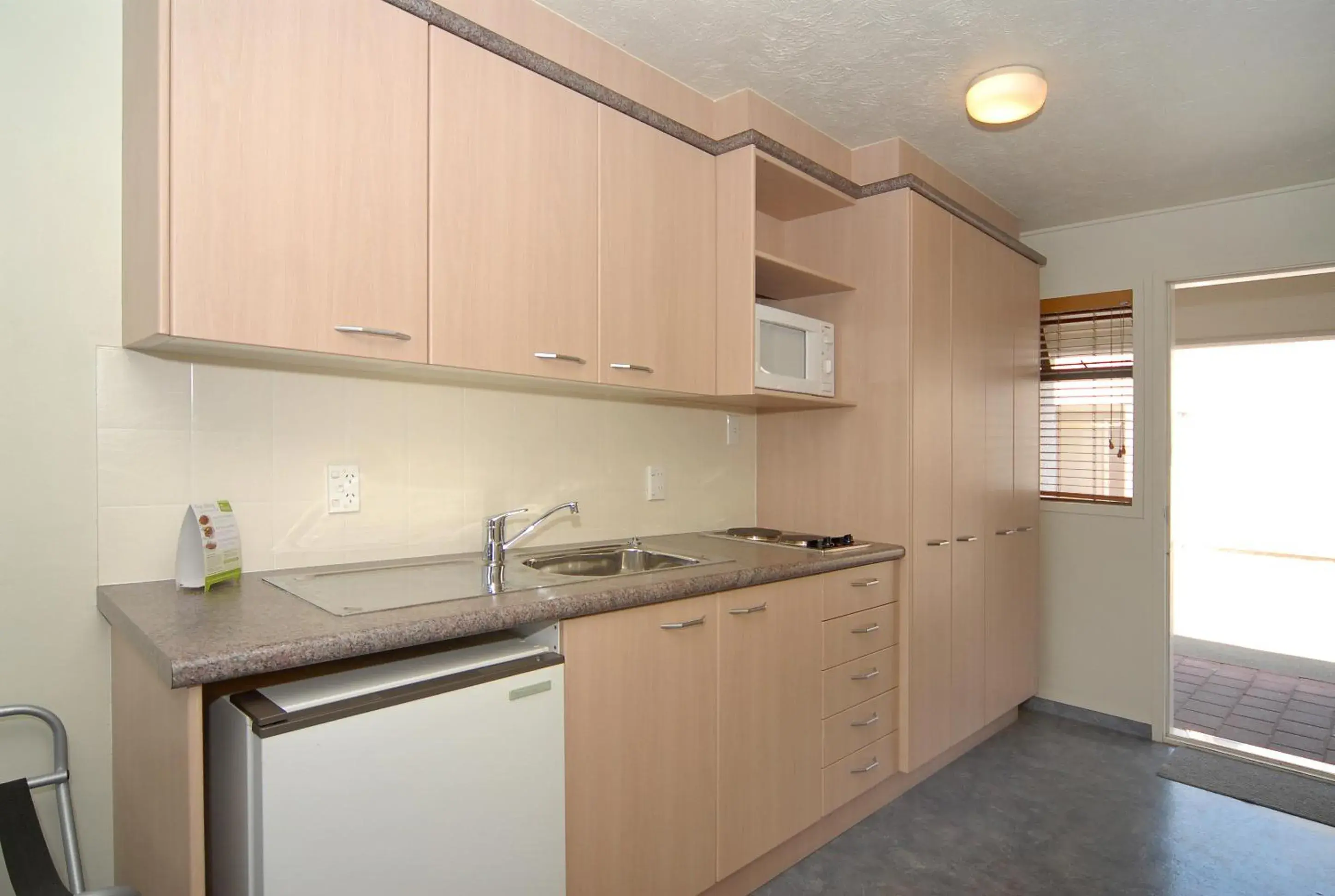 Superior Studio - Upper Floor in Edgewater Motor Lodge Superior Studio - Upper Floor in Edgewater Motor Lodge