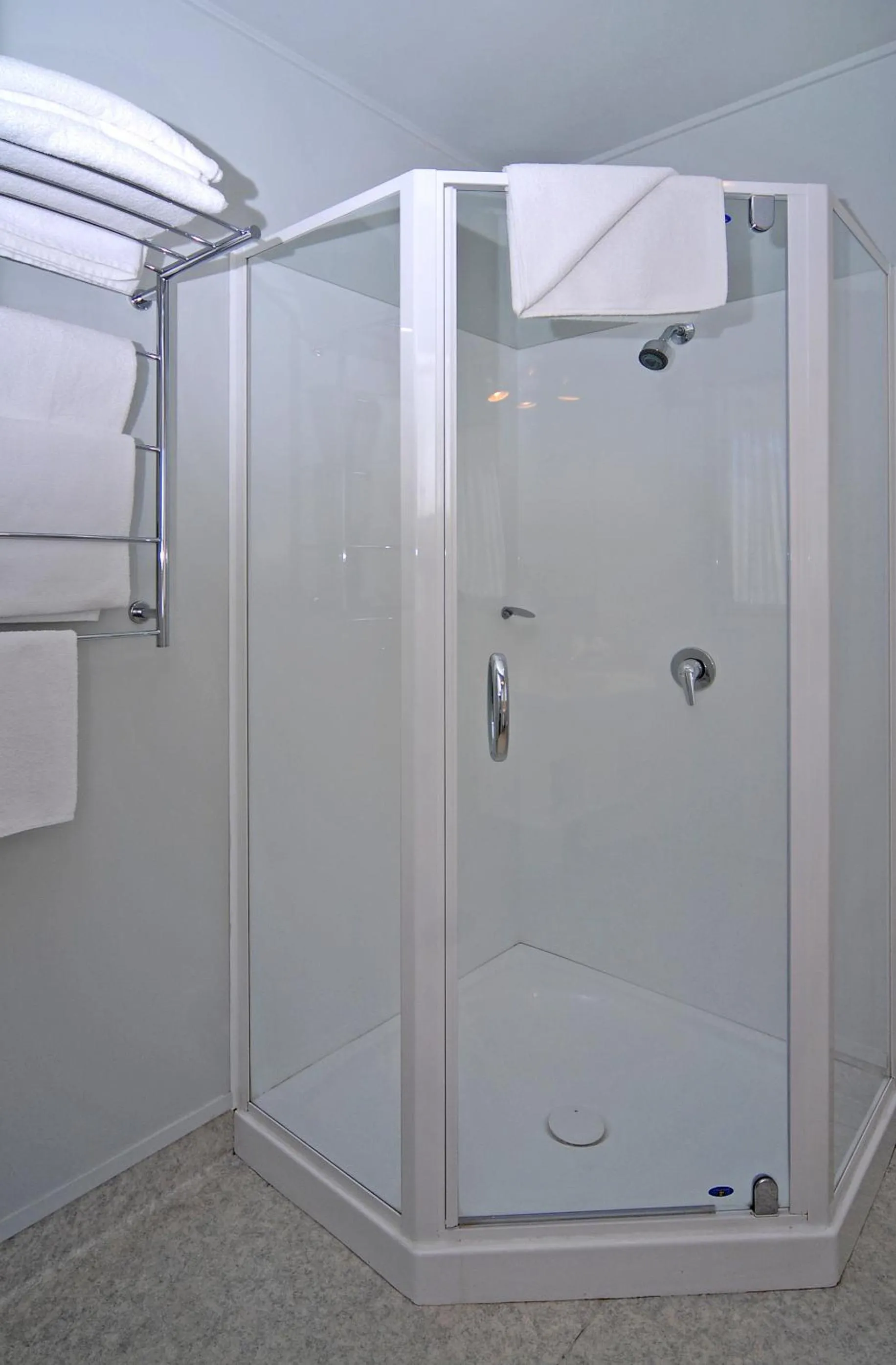 Shower in Edgewater Motor Lodge