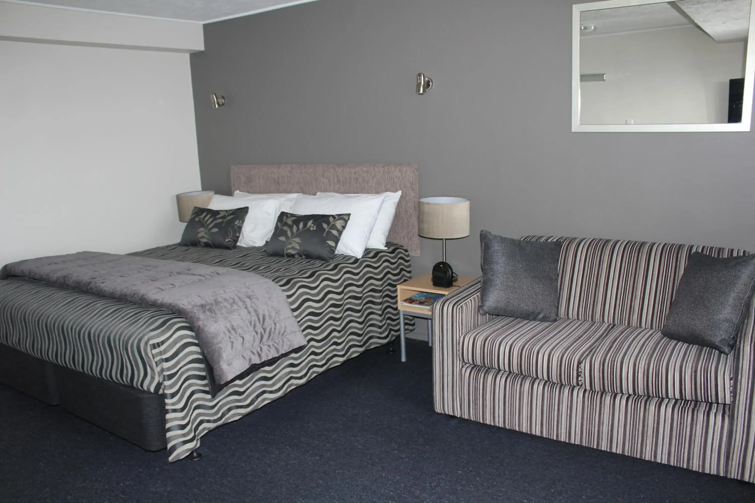 Superior Studio with Spa Bath - Ground Floor in Edgewater Motor Lodge Superior Studio with Spa Bath - Ground Floor in Edgewater Motor Lodge