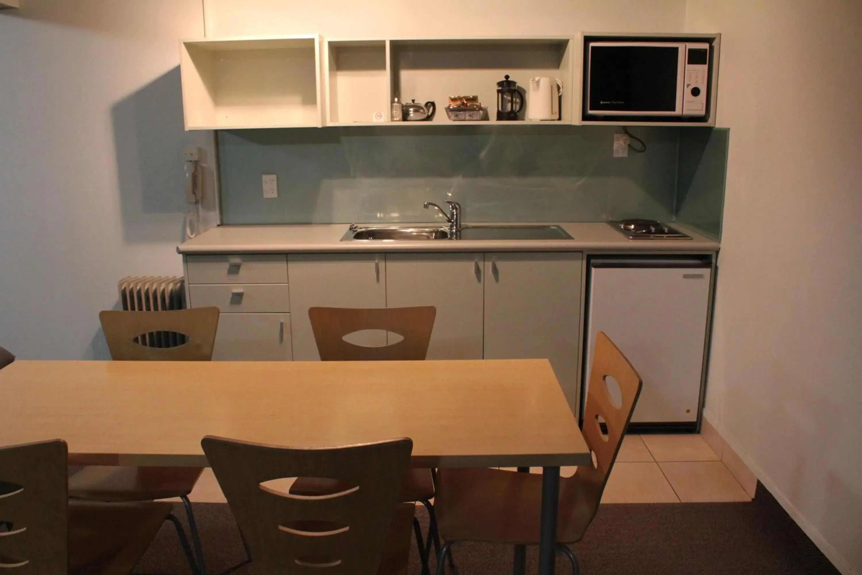 One-Bedroom Apartment - Upper Floor in Edgewater Motor Lodge One-Bedroom Apartment - Upper Floor in Edgewater Motor Lodge