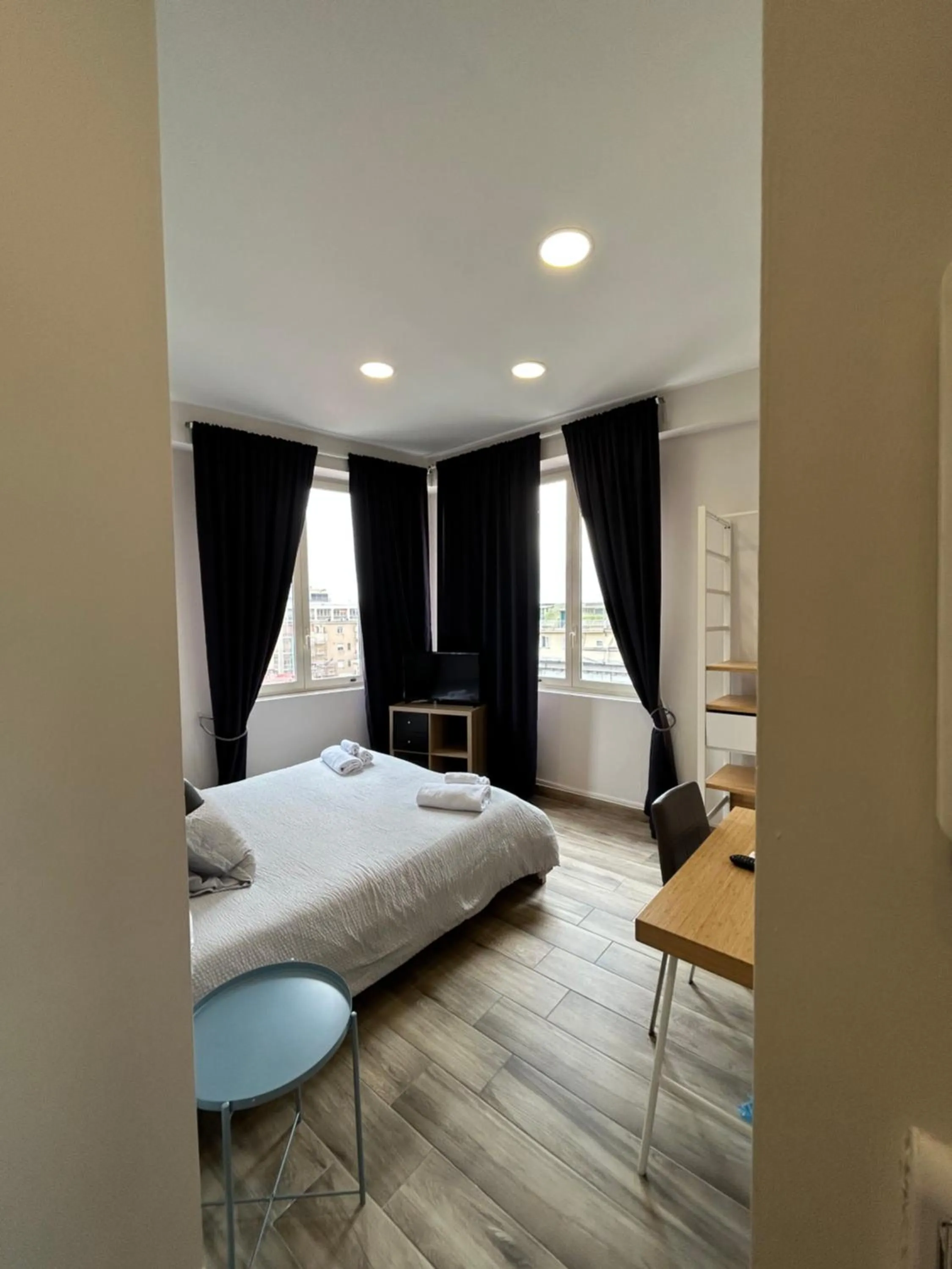 Bed in 2Naples Rooms