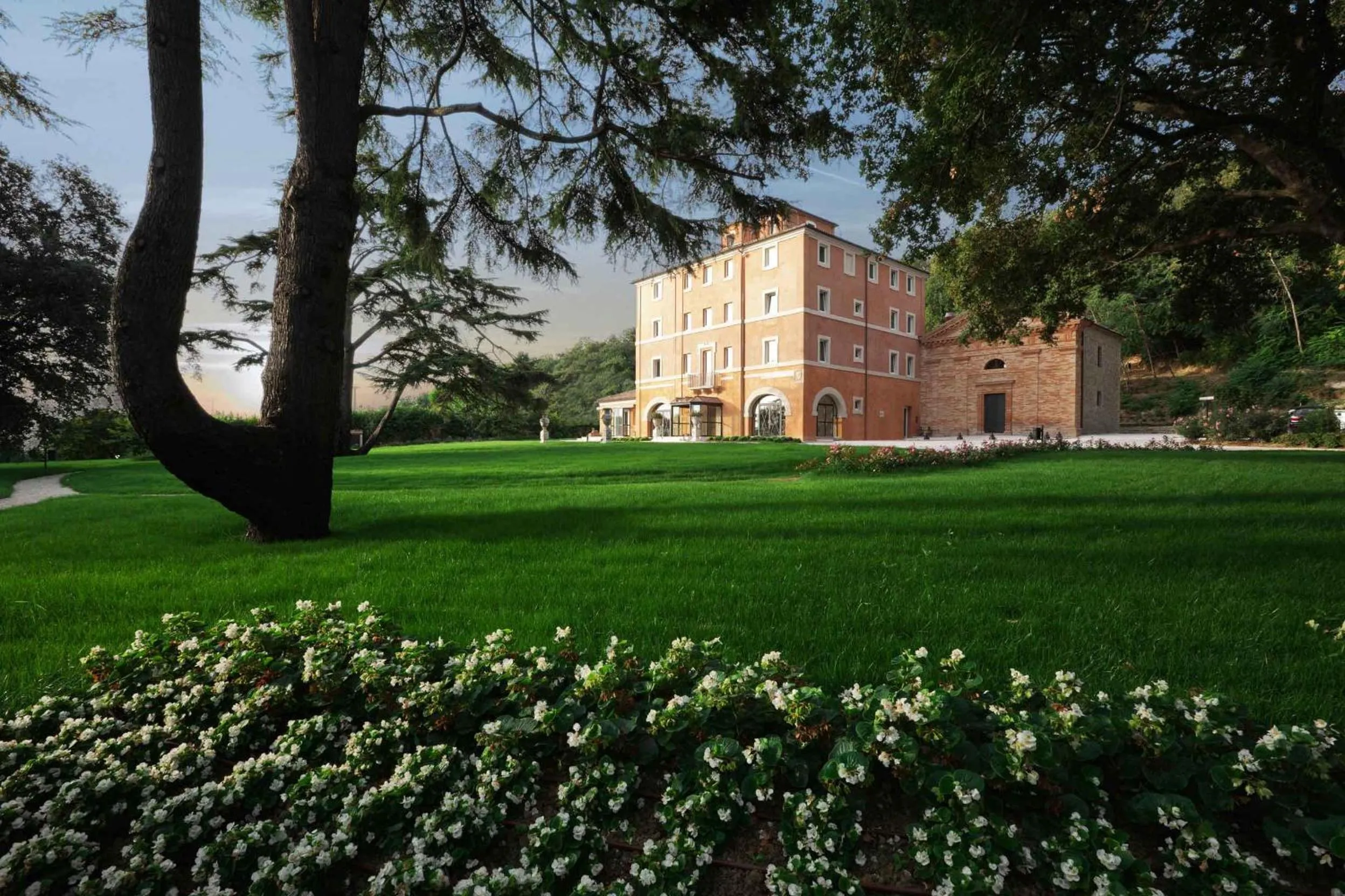 Facade/entrance in Villa Lattanzi
